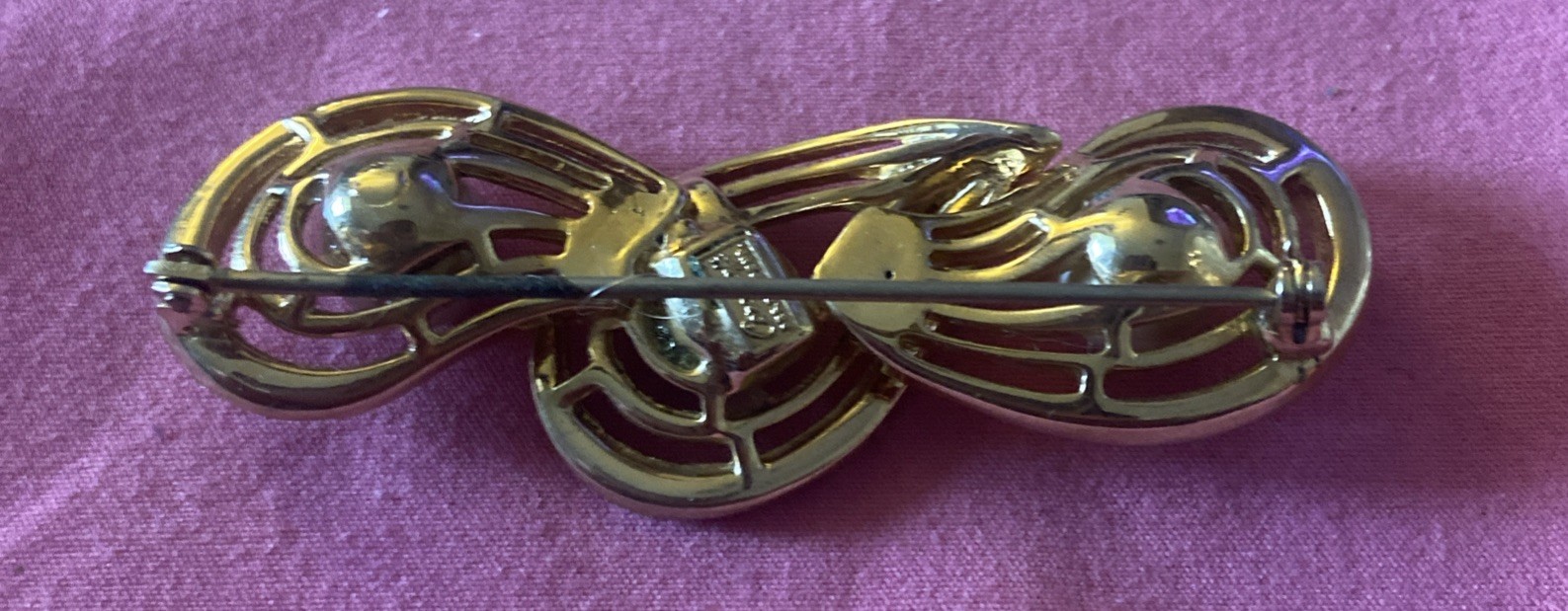 Coro craft Gold-tone 3 Pearl Baguette Stone Swirl Brooch 3in 22.5g For Repair