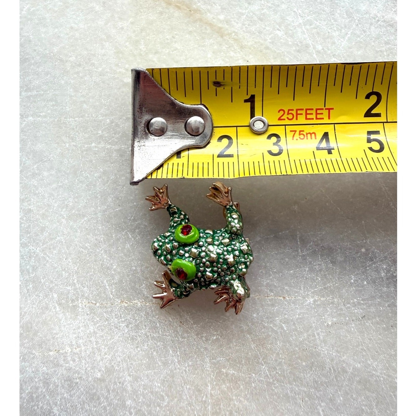 Vintage Frog Brooch/Pin Gold Tone Green Enamel Red Eyes Mini