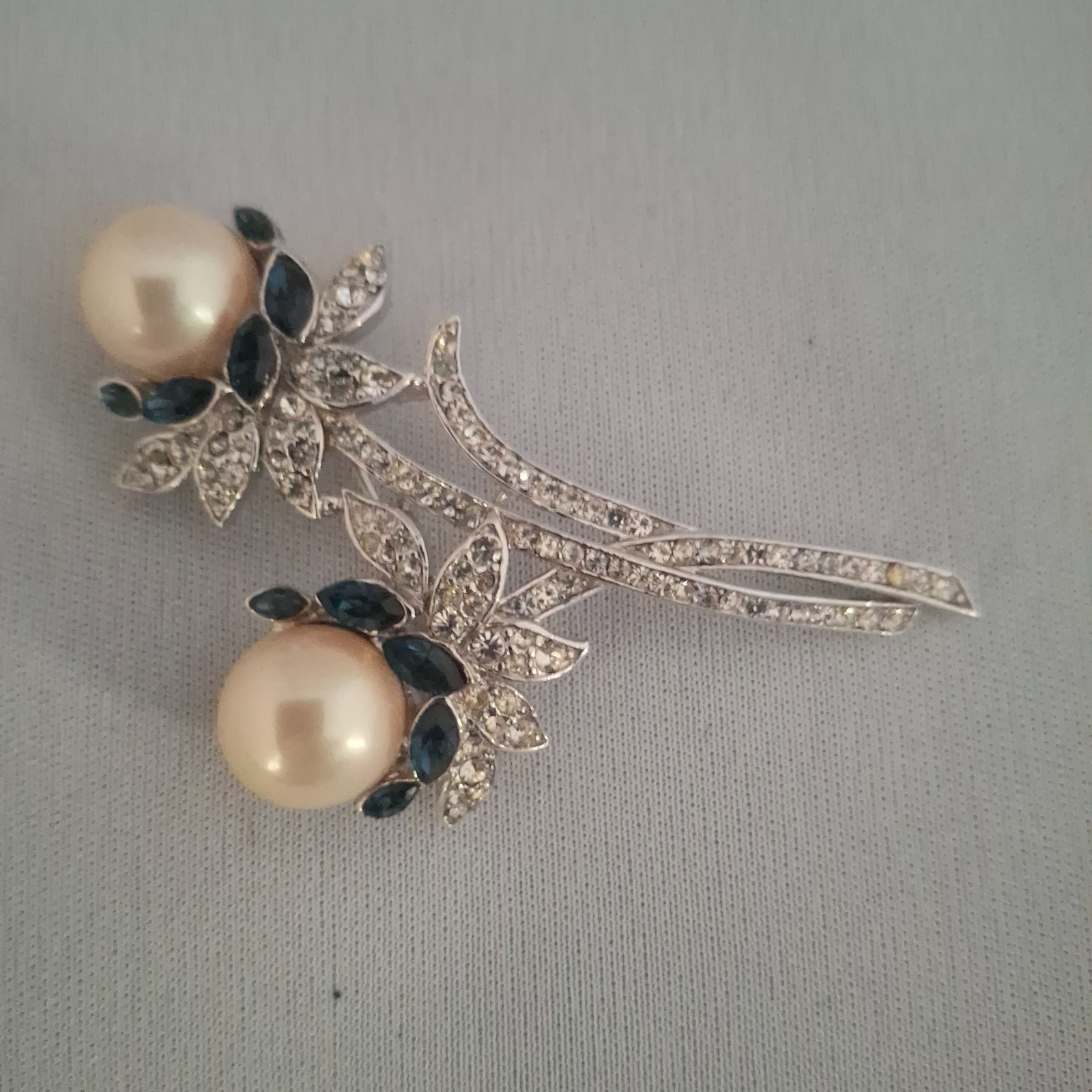 Vintage TRIFARI Silver tone Pearls Blue Crystals Flowers Pin Brooch