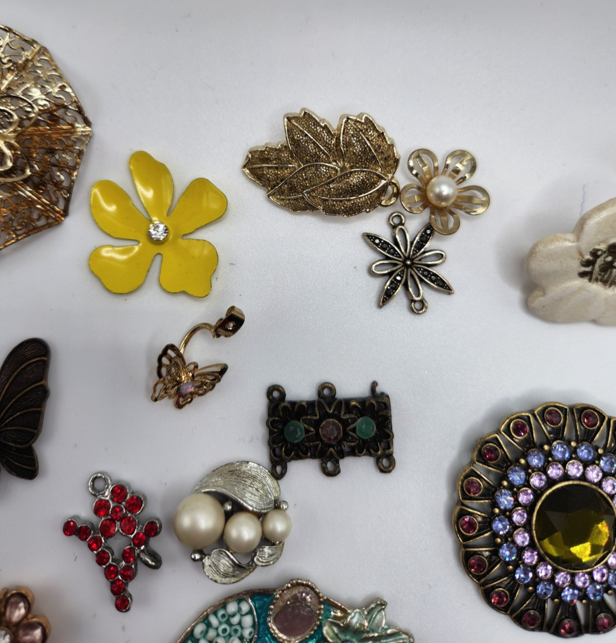 Flower Craft Jewelry Pieces Junk Drawer 30 Different Pieces