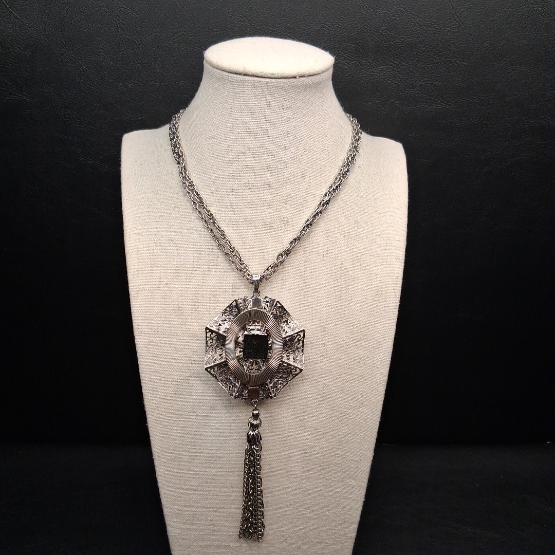 Vintage Double Chain Necklace Filigree Tassel Pendent Hamatite. 17.404