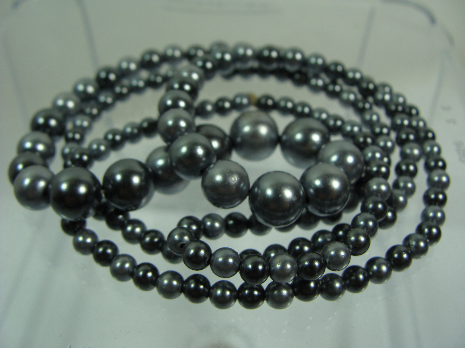 Vtg 2 Tone Gray Faux Pearls Hand Knot Tied Graduating String 27″ Long Necklace