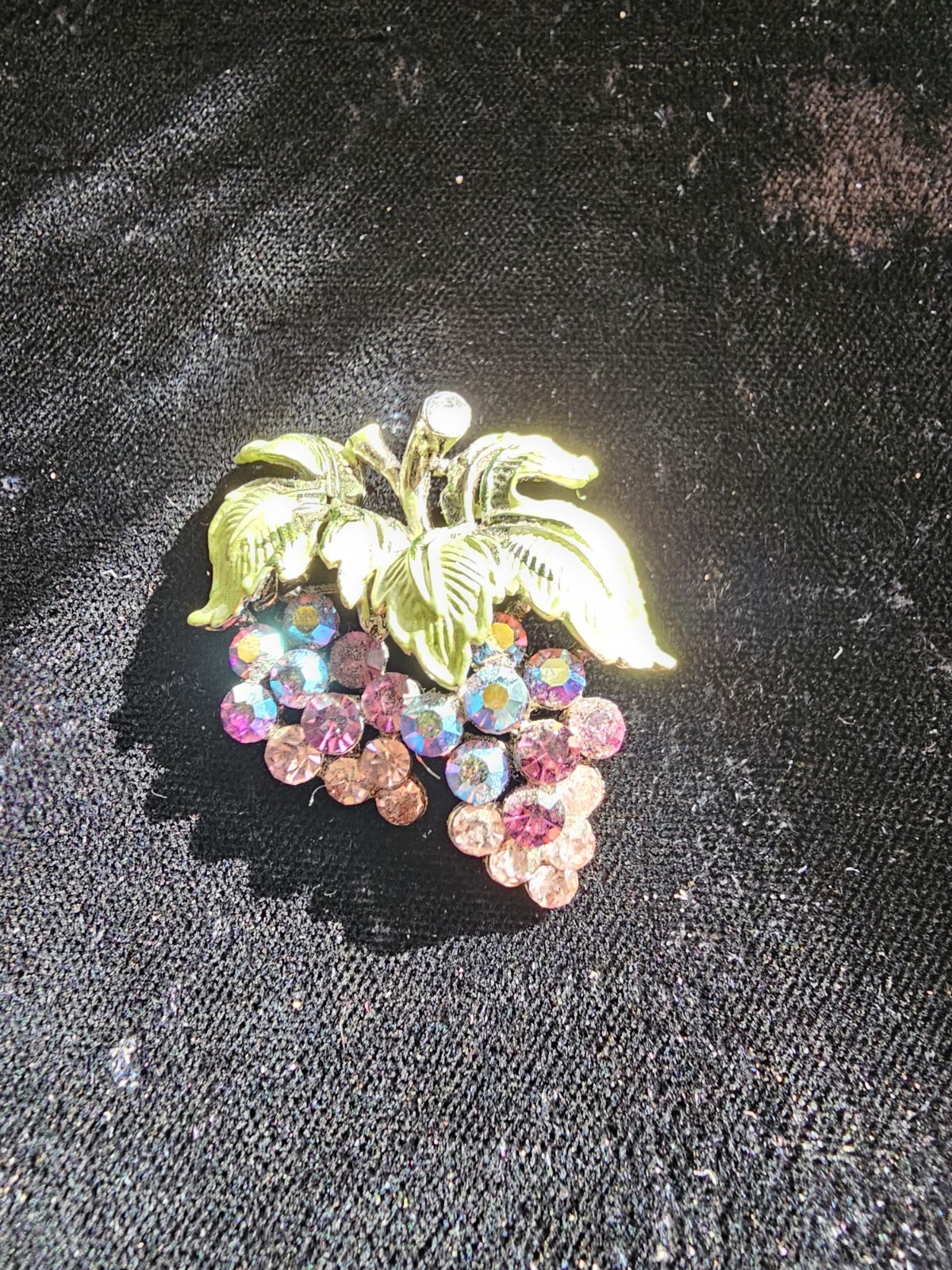 Vtg Brooch Grapes Vine Bunch Cluster Purple AB Rhinestone Enamel Silvertone
