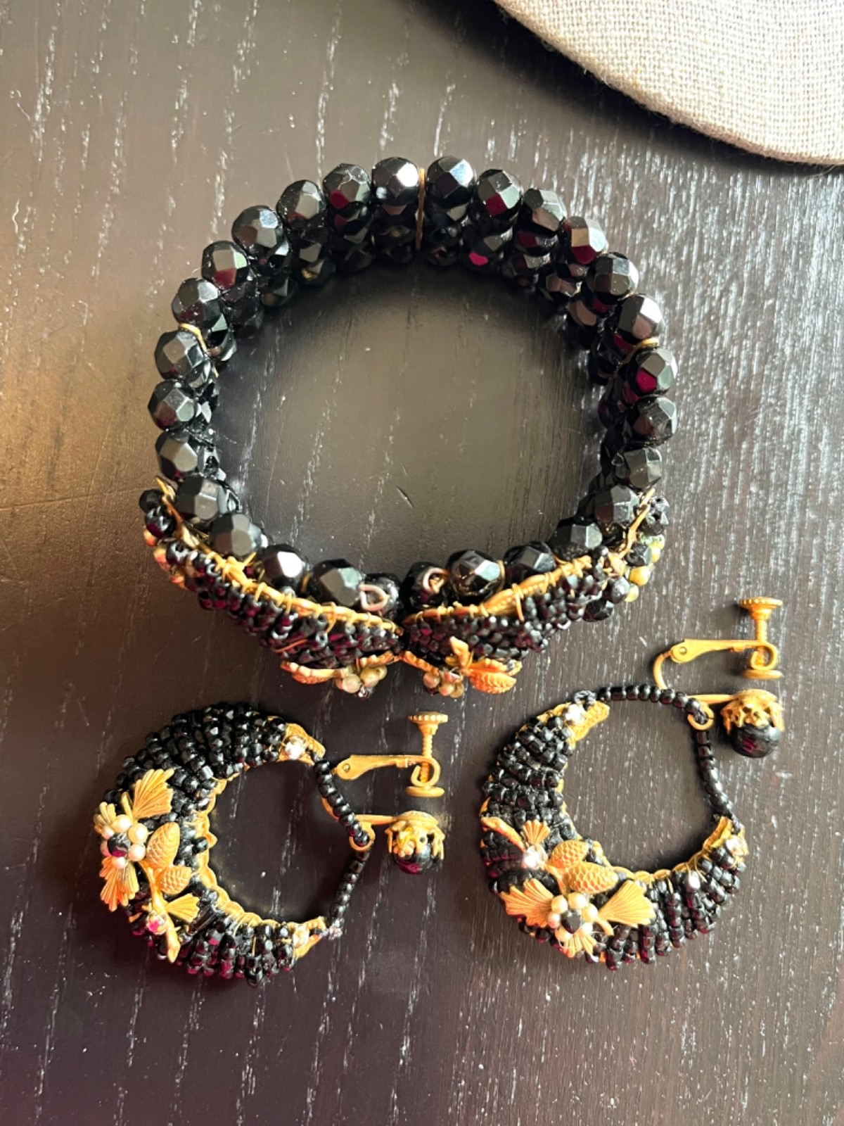 Beautiful Vintage Miriam Haskell Black Glass Bracelet Earrings Gold Pinecone