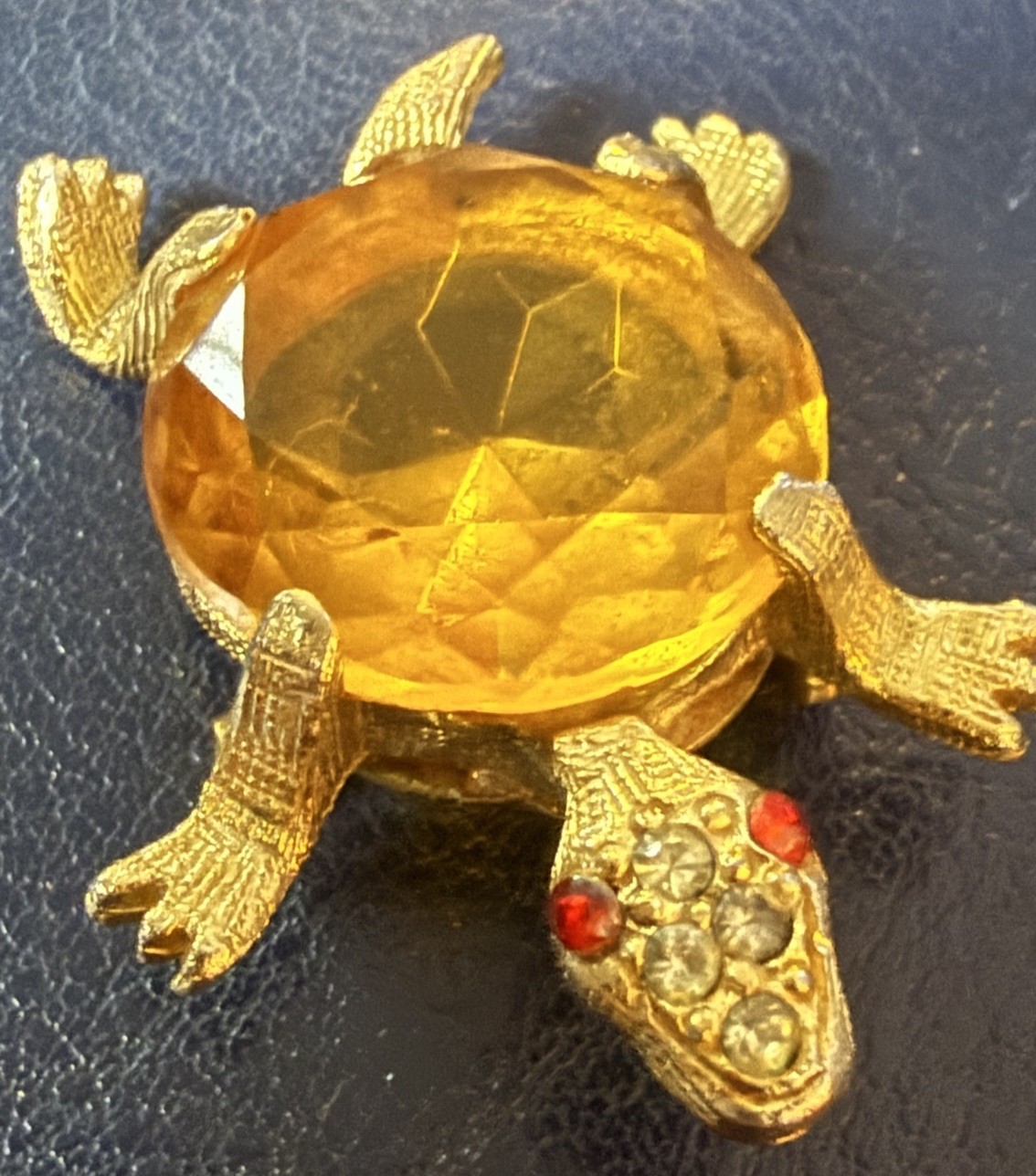Gold Tone Yellow Faceted Clear Red Rhinestone Turtle Brooch Pin, M564