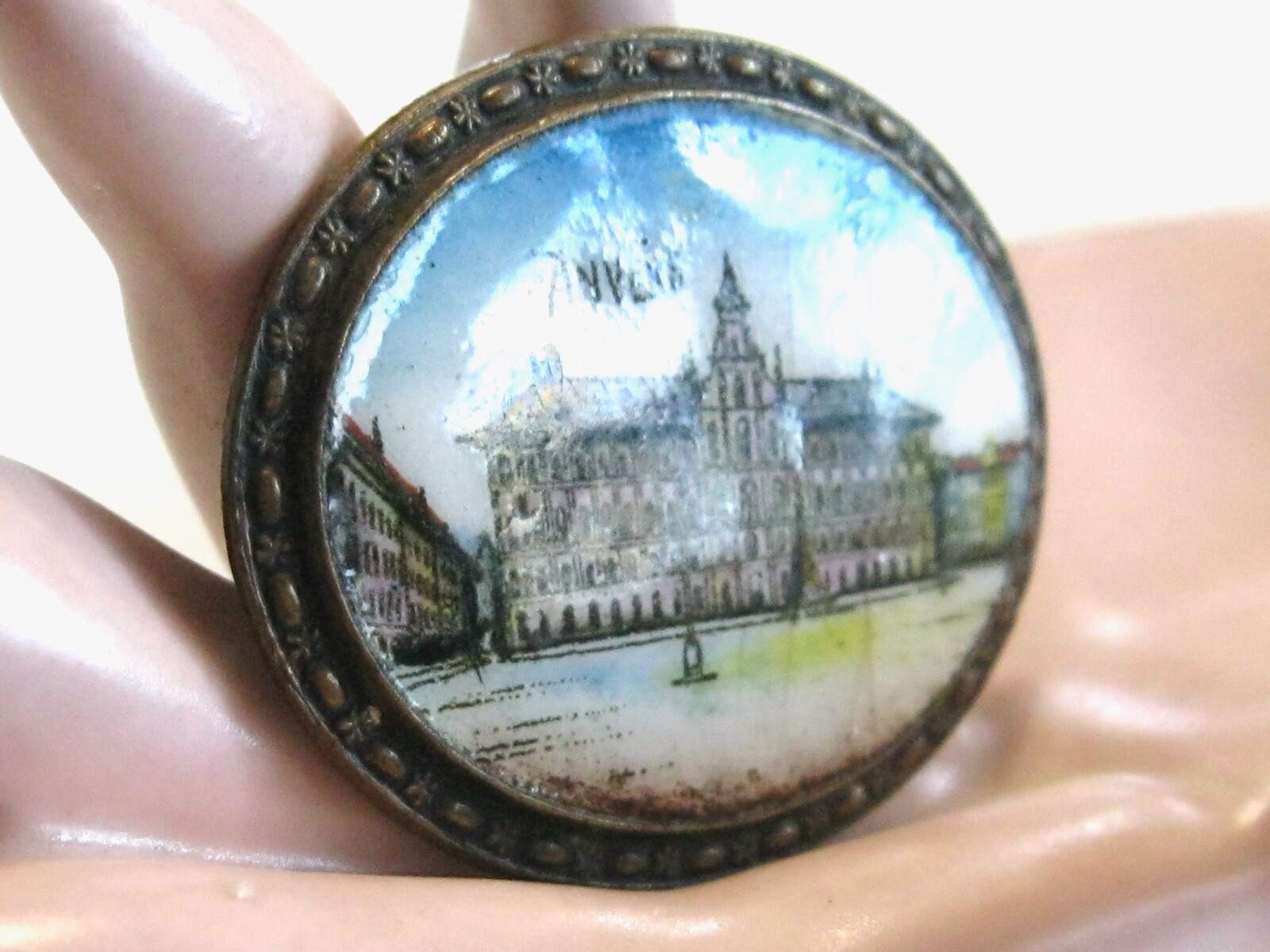 FINE ANTIQUE ANVERS BELGIQUE – ANTWERP BELGIUM SOUVENIR ENAMEL BRASS PIN BROOCH