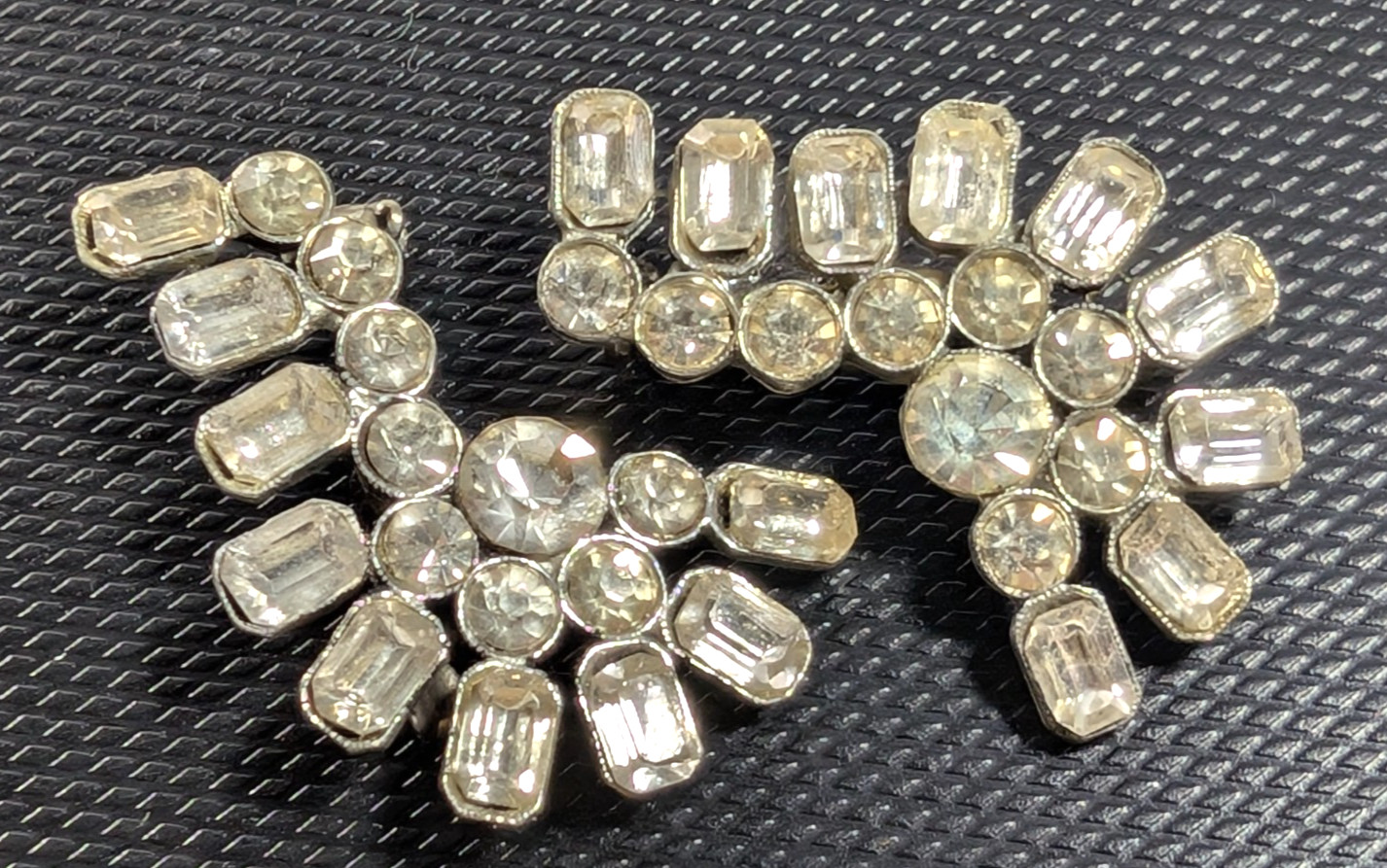 Set of 2 -Rhinestones Brooch Jewelry Vintage 1.5″ Silvertone & Glass
