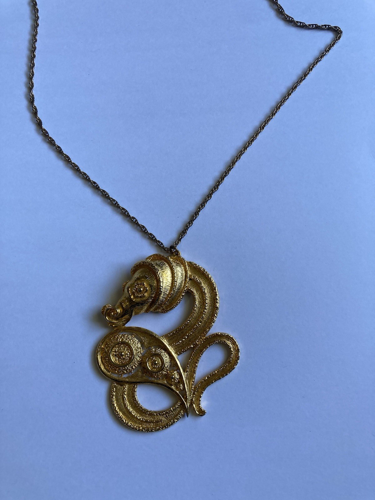 Rare vintage sea serpent/sea horse pendant necklace