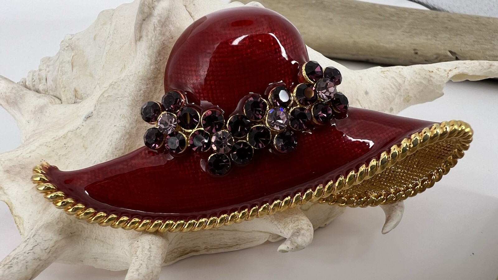 Retro Jewelry Red Hat Enamel Brooch Pin Purple Rhinestone Costume Jewelry 💜