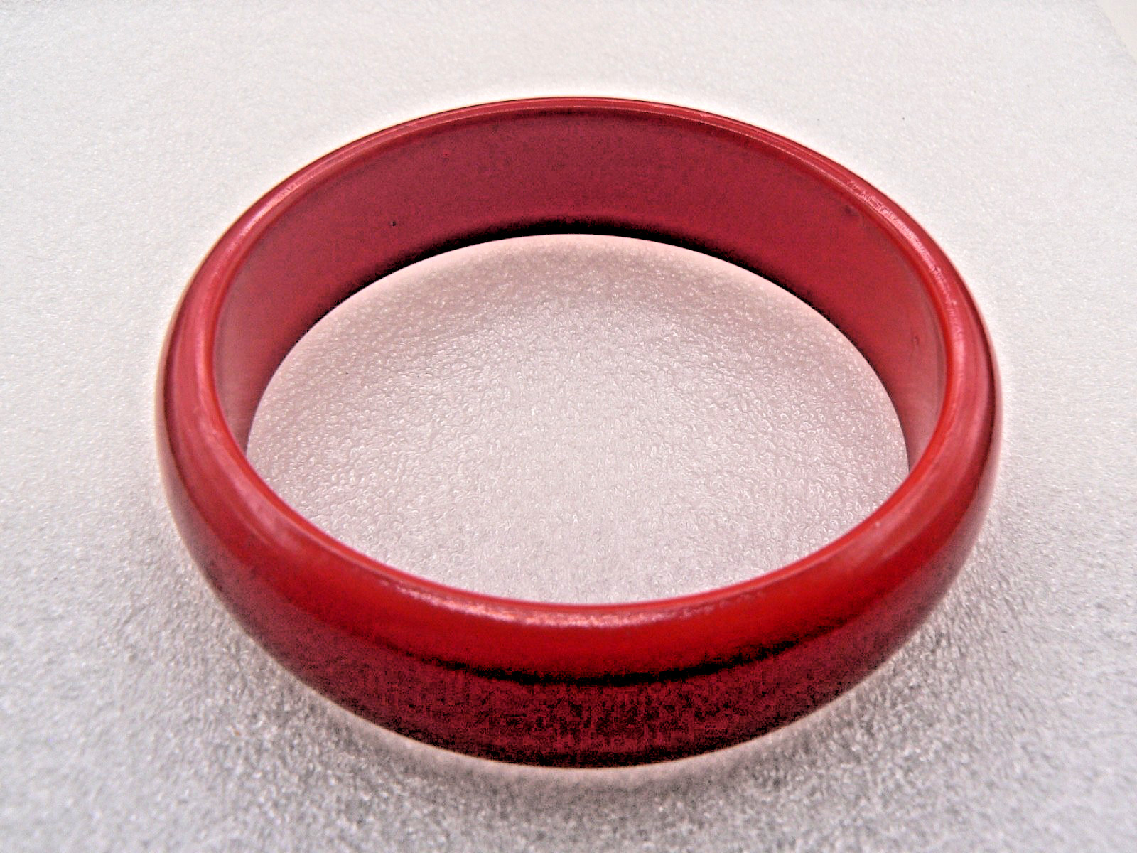 Lot of retro Bakelite, Wood & Plastic, Red, White, Brown/Tan & Blue Bangle Brace