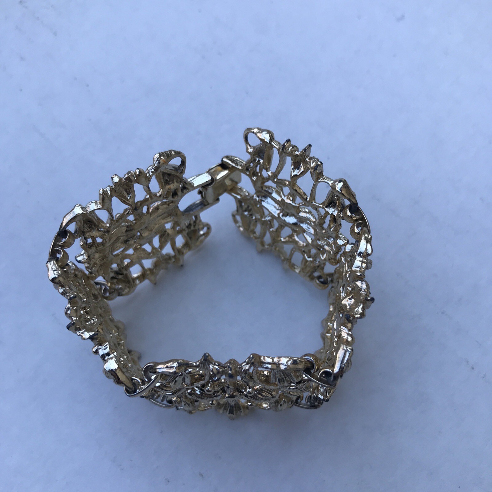Wide Bracelet Gold tone chunky flat filigree 5 link leaf VTG Unsigned 7-7 1/4”