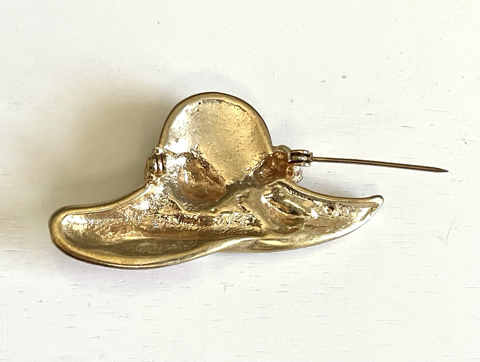 Vintage Red Hat Society Brooch Rhinestone Enamel Gold Hat Pin Fashion Statement