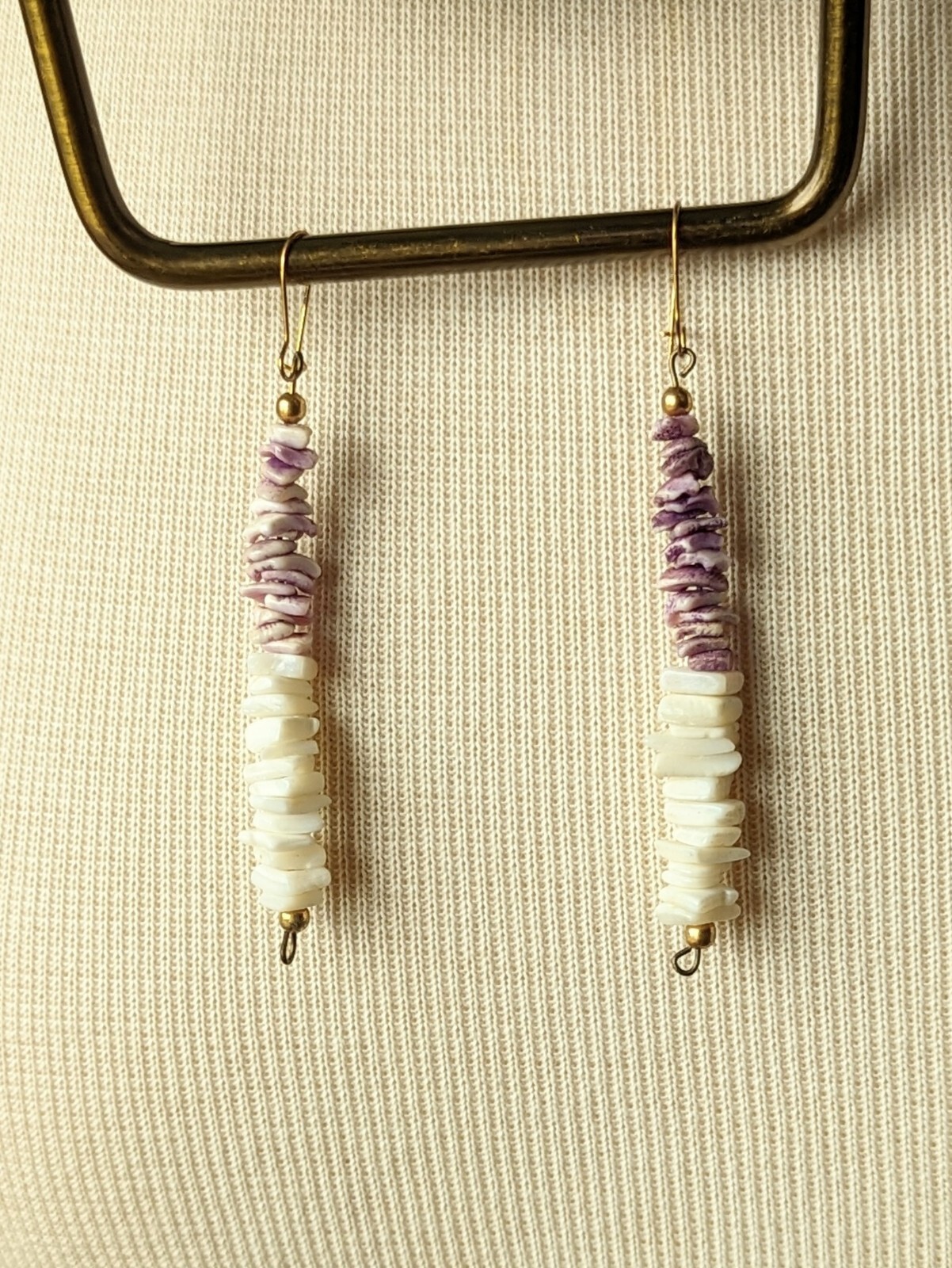 Vintage Purple White SHELL CHIP 3″ Dangle BEACH Hook PIERCED Earrings