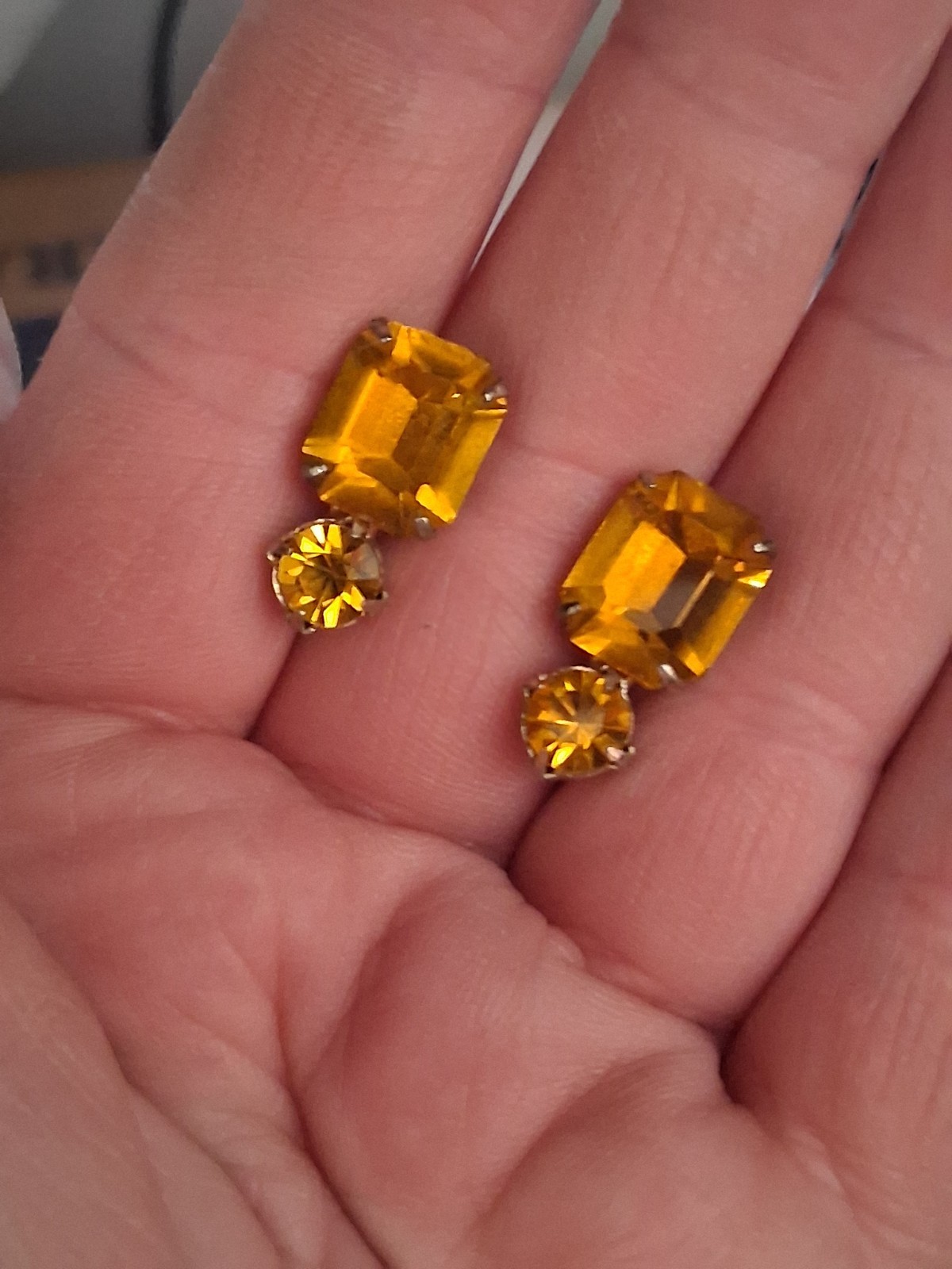 Vintage golden yellow amber color glass emerald & round cut screwback earrings