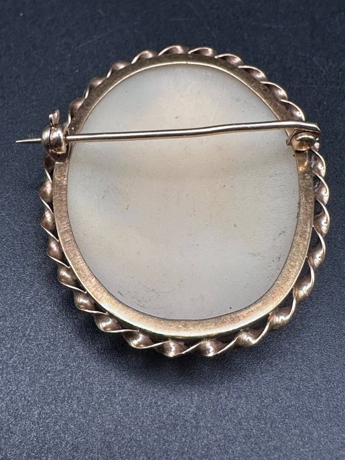 Antique 10K Gold Hand-Carved Shell Cameo Brooch – Classical Goddess