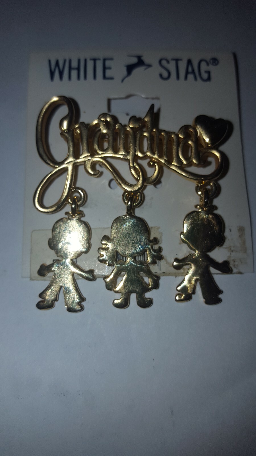 NW WHITE STAG GRANDMA’S CHILDREN FIGURE BROACH GOLDTONE GRANDMA GIFT Box inclu