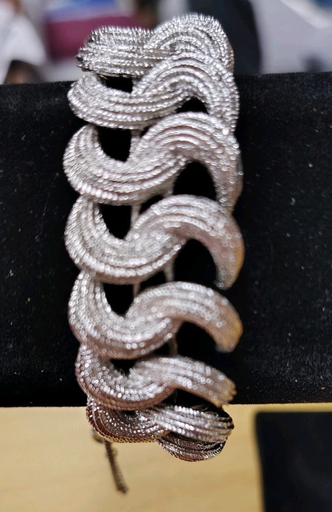 Vintage Monet Articulated Link Bracelet W/Safety Chain Silvertone/S Curve/7″