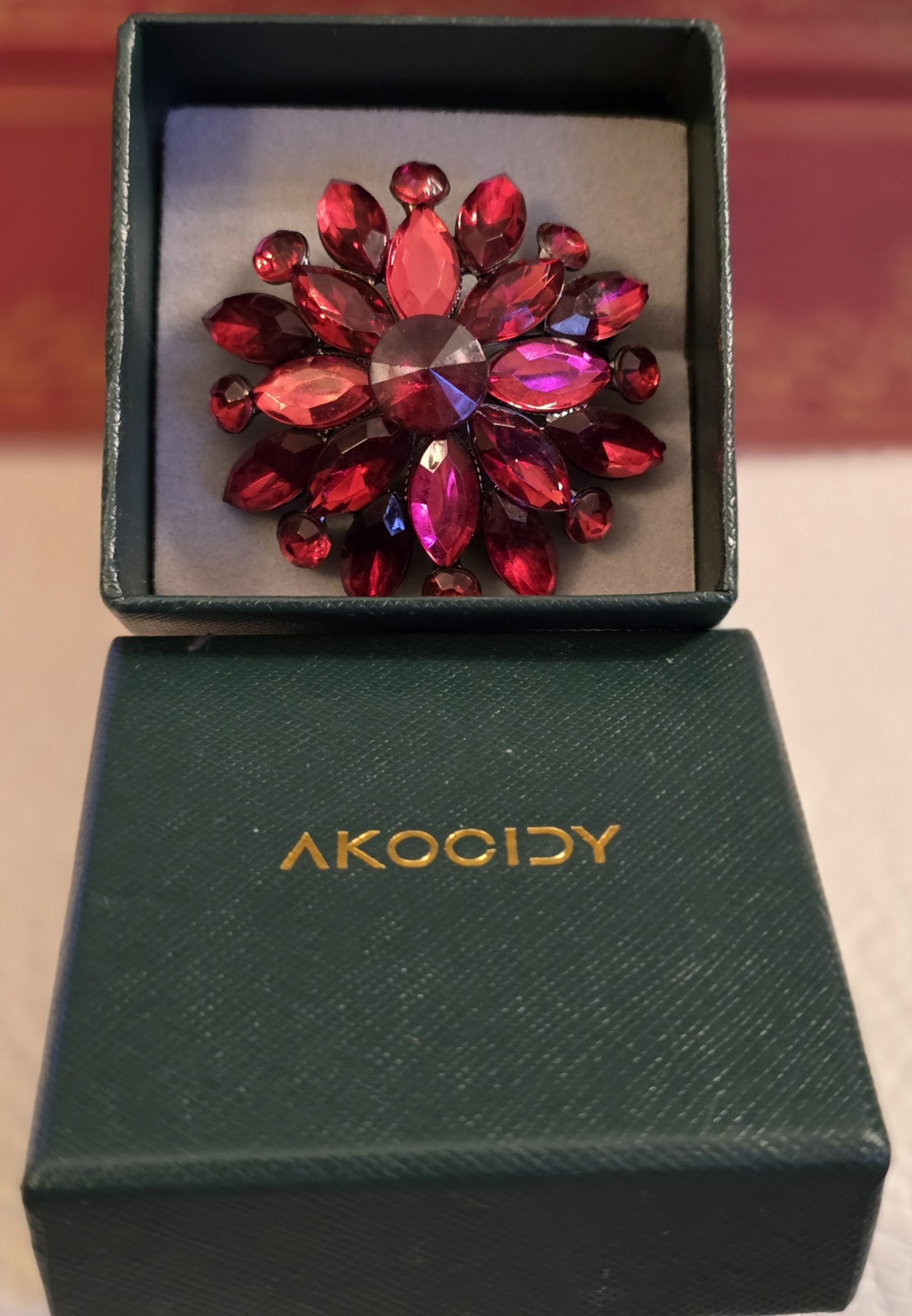 RUNWAY STATEMENT MARQUISE PINK PURLE LUCITE BROOCH-NWOT☆3D☆2″Diam☆GUNMETAL☆WOW