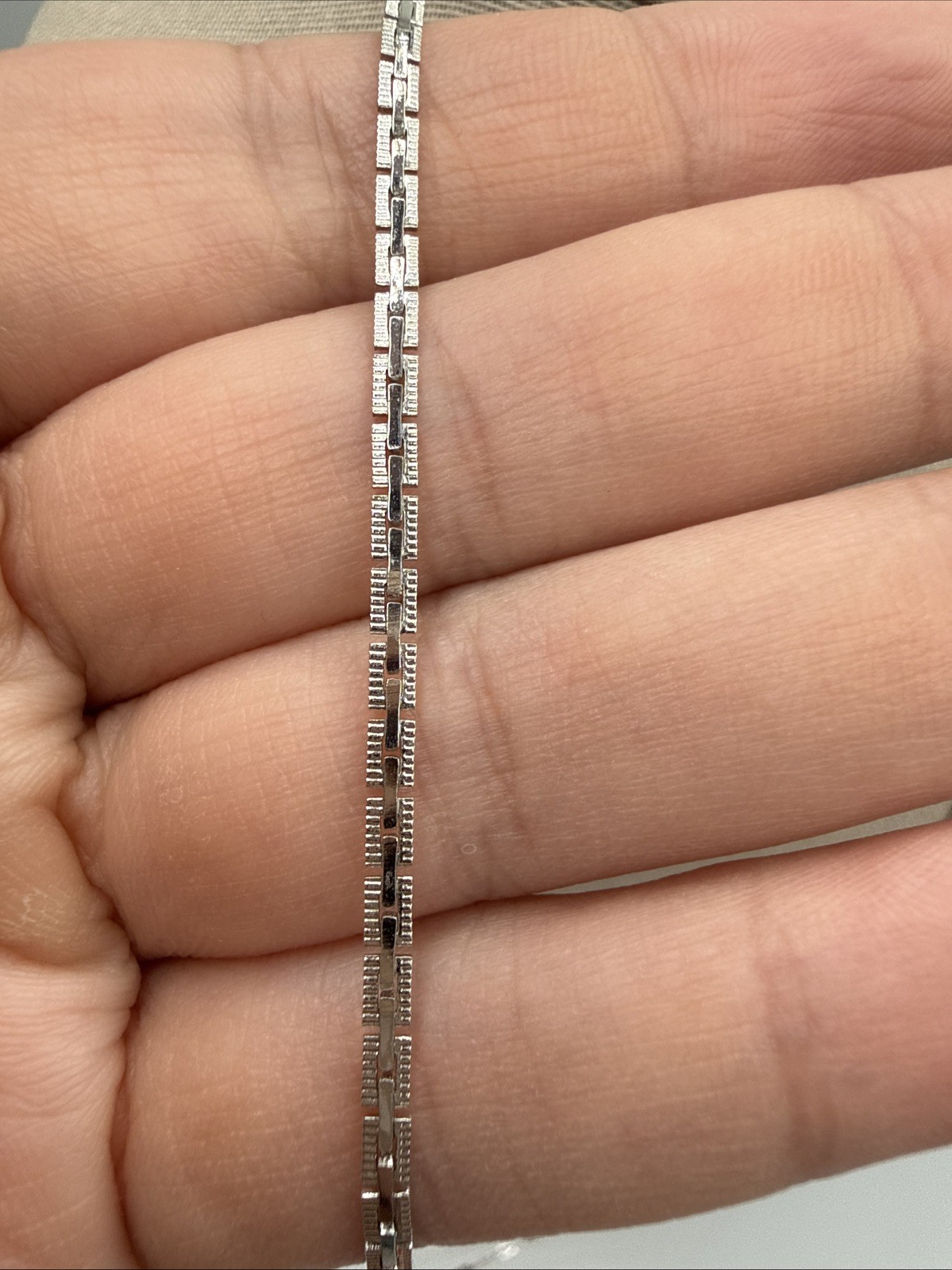 Sarah Coventry Shiny Silver Tone Bar Link Chain Spring Ring Clasp Necklace 28”