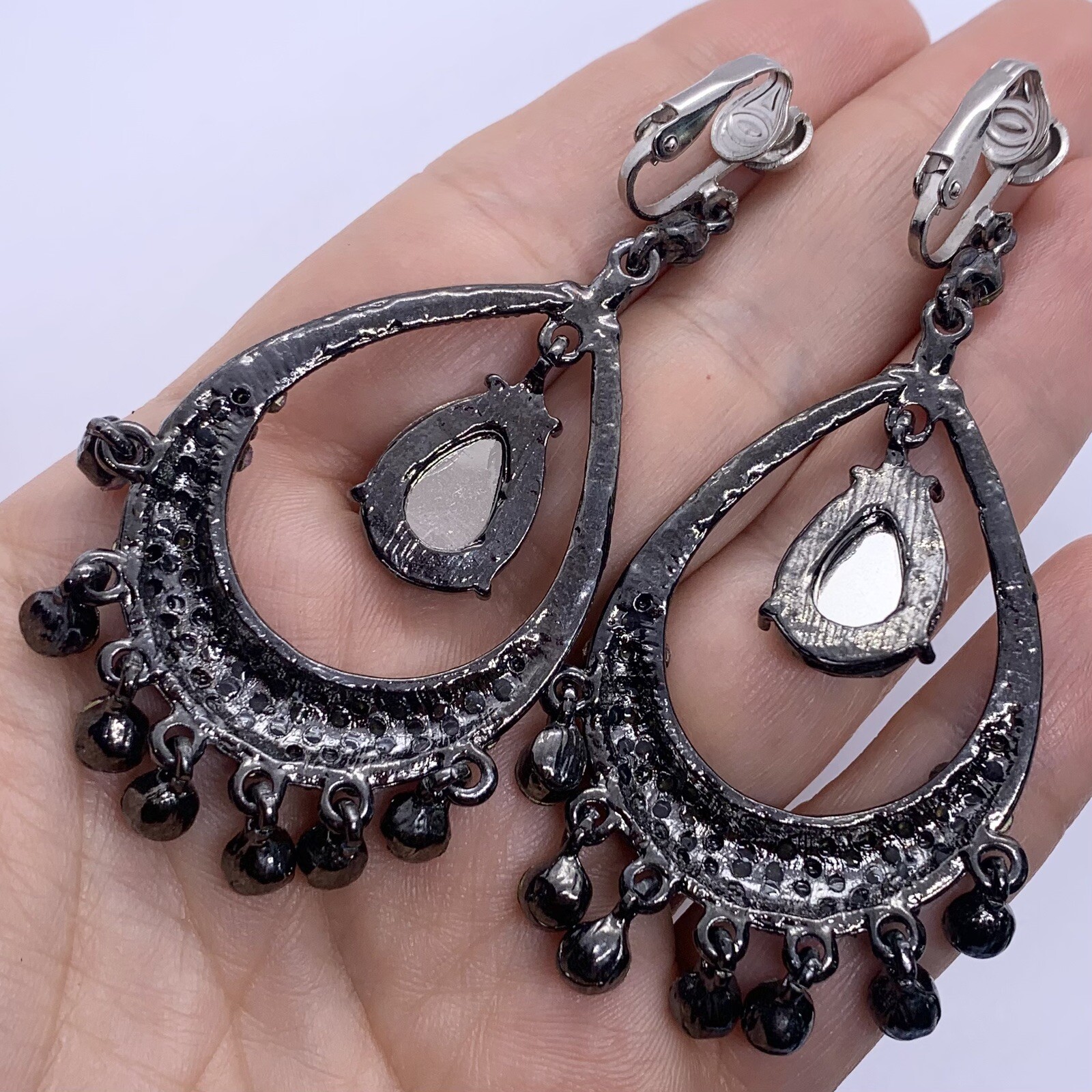 VTG PINK PURPLE PAVE CRYSTAL GUNMETAL BIG CHANDELIER HOOP EARRINGS DANGLE CLIPON