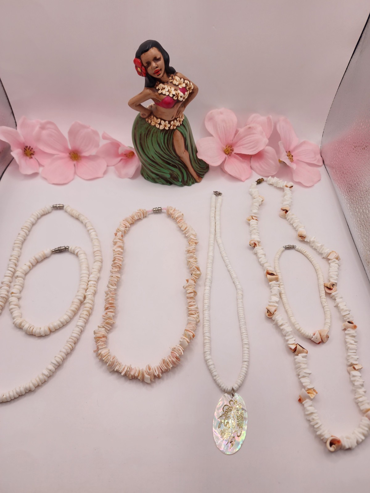 Vintage Hawaiian Puka Shell Necklace And Bracelet Lot
