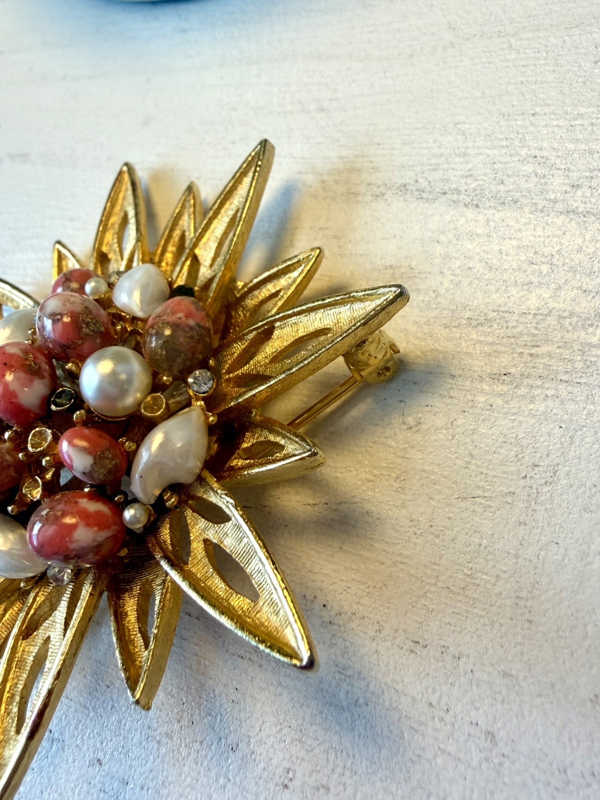 Vintage 1960 BSK Large Sunburst Starburst Coral and Pearl Flower Brooch/Pin