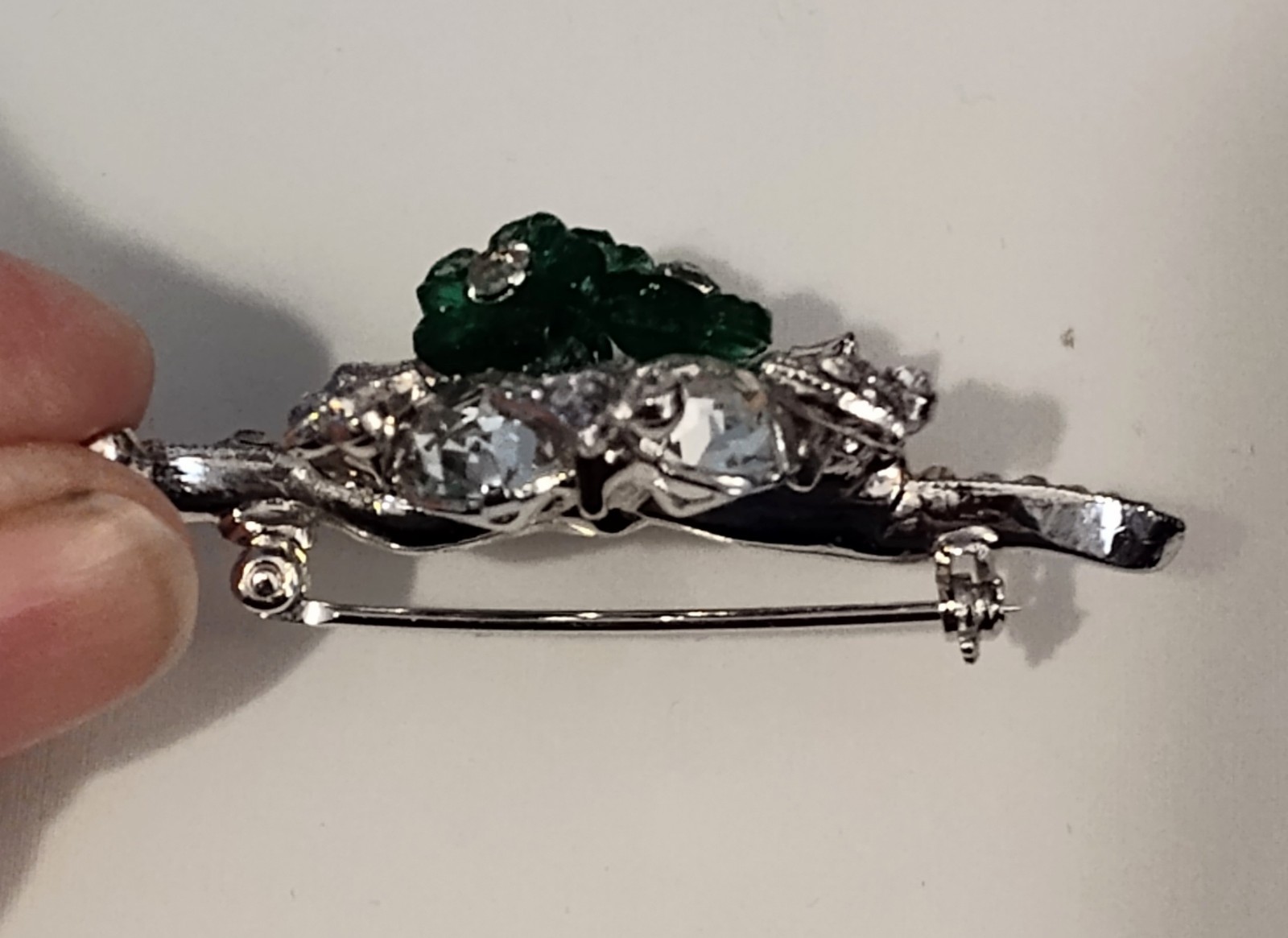 Vintage Stunning Eisenberg Ice Clear & Emerald Green Crystal Bouquet Brooch 6808