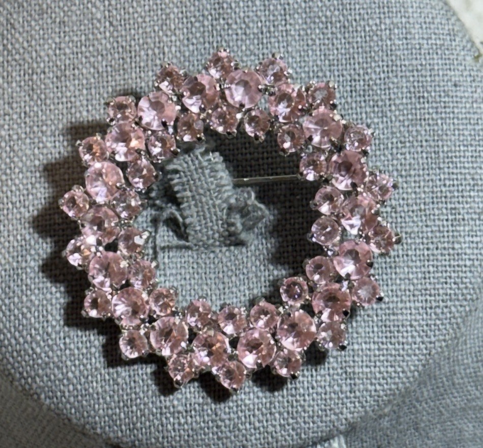 Vtg Crystal Rhinestone Brooch Wreath Pink Glass Round Cluster Prong Set