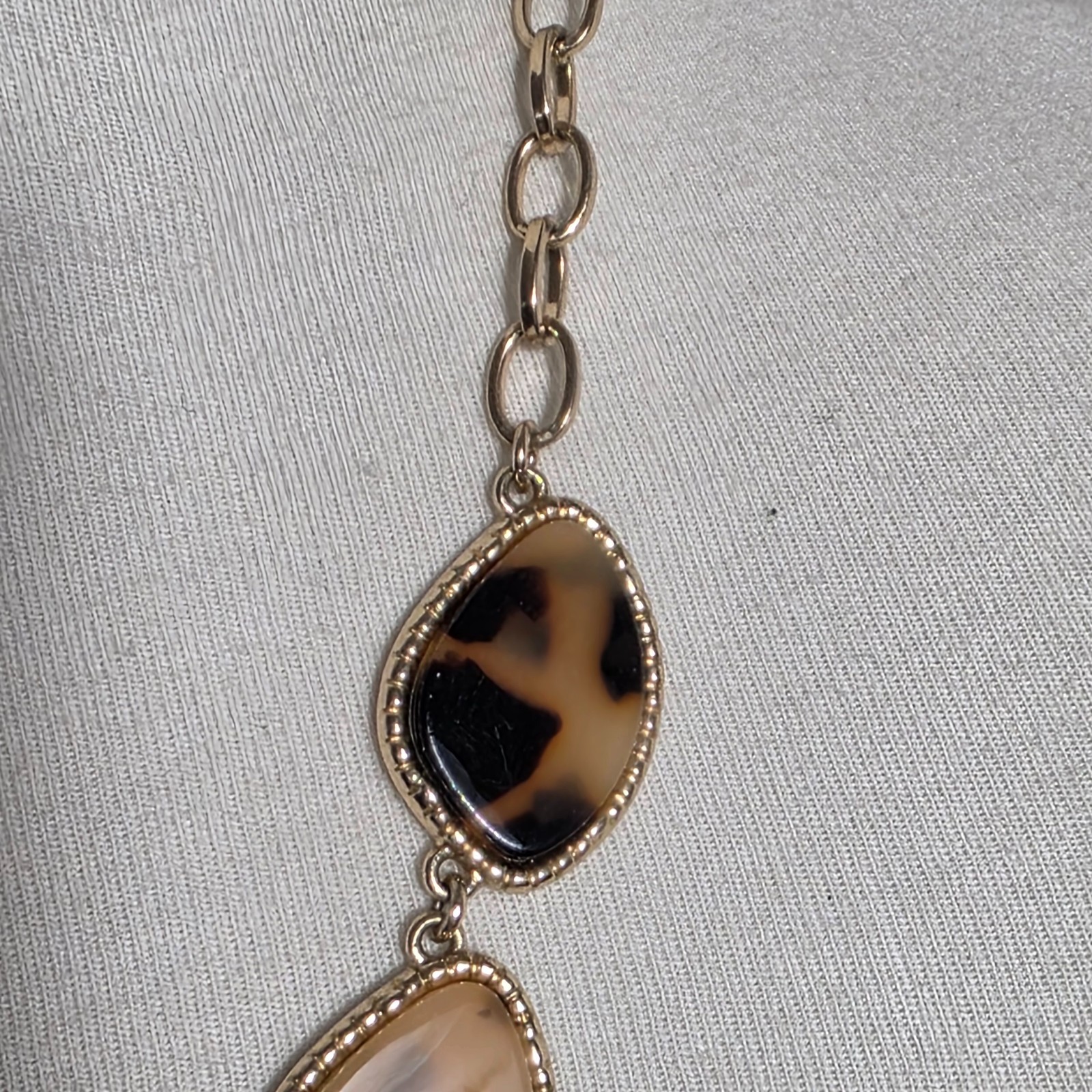 Sugarfix by BaubleBar Tortoise Shell Pattern Necklace Gold Tone With Resin Stone