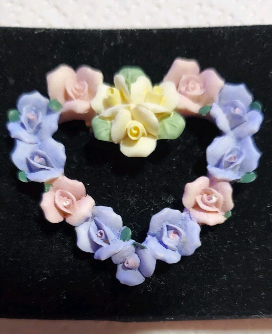 Avon Hearts And Flowers Pin/Brooch**1998**Never Worn