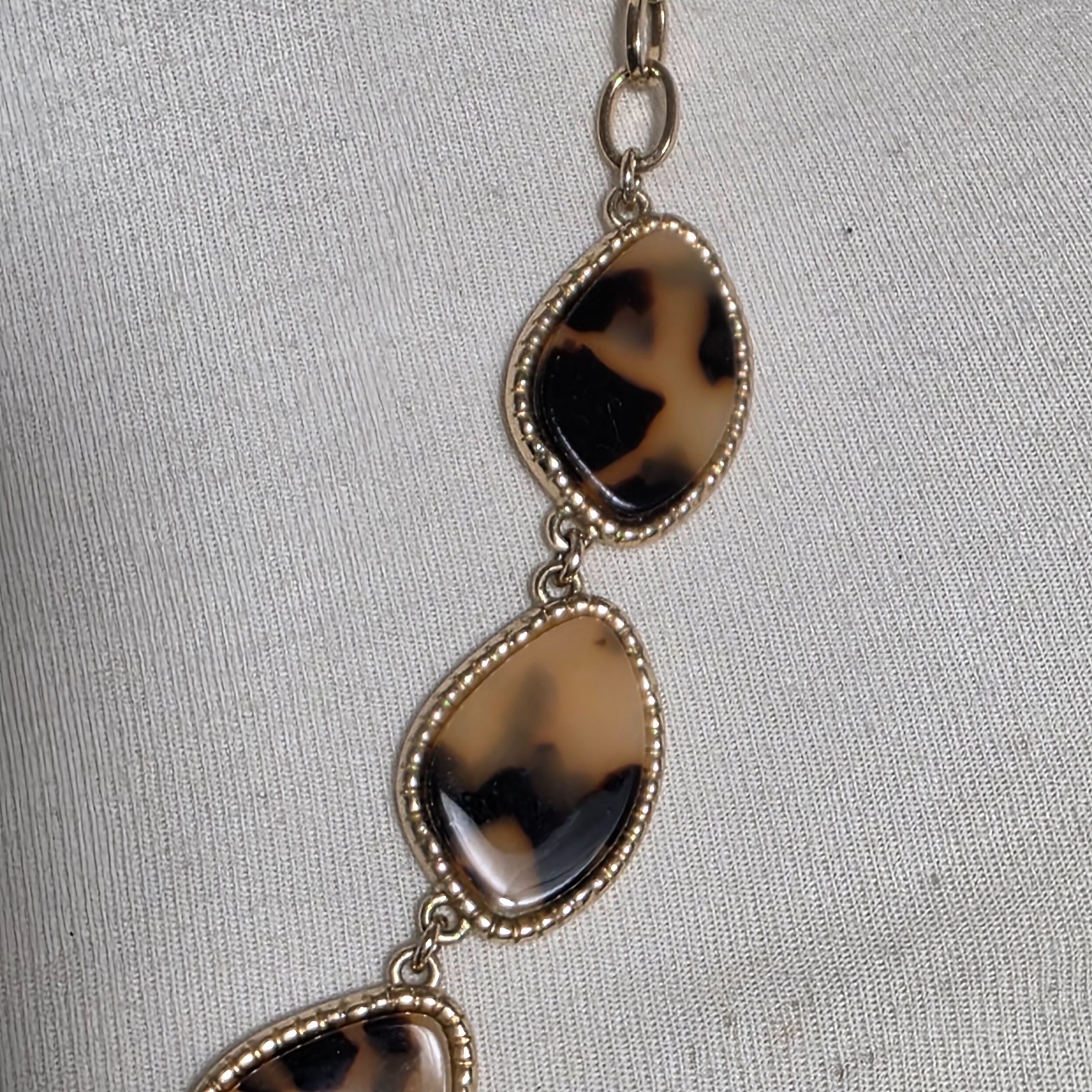 Sugarfix by BaubleBar Tortoise Shell Pattern Necklace Gold Tone With Resin Stone