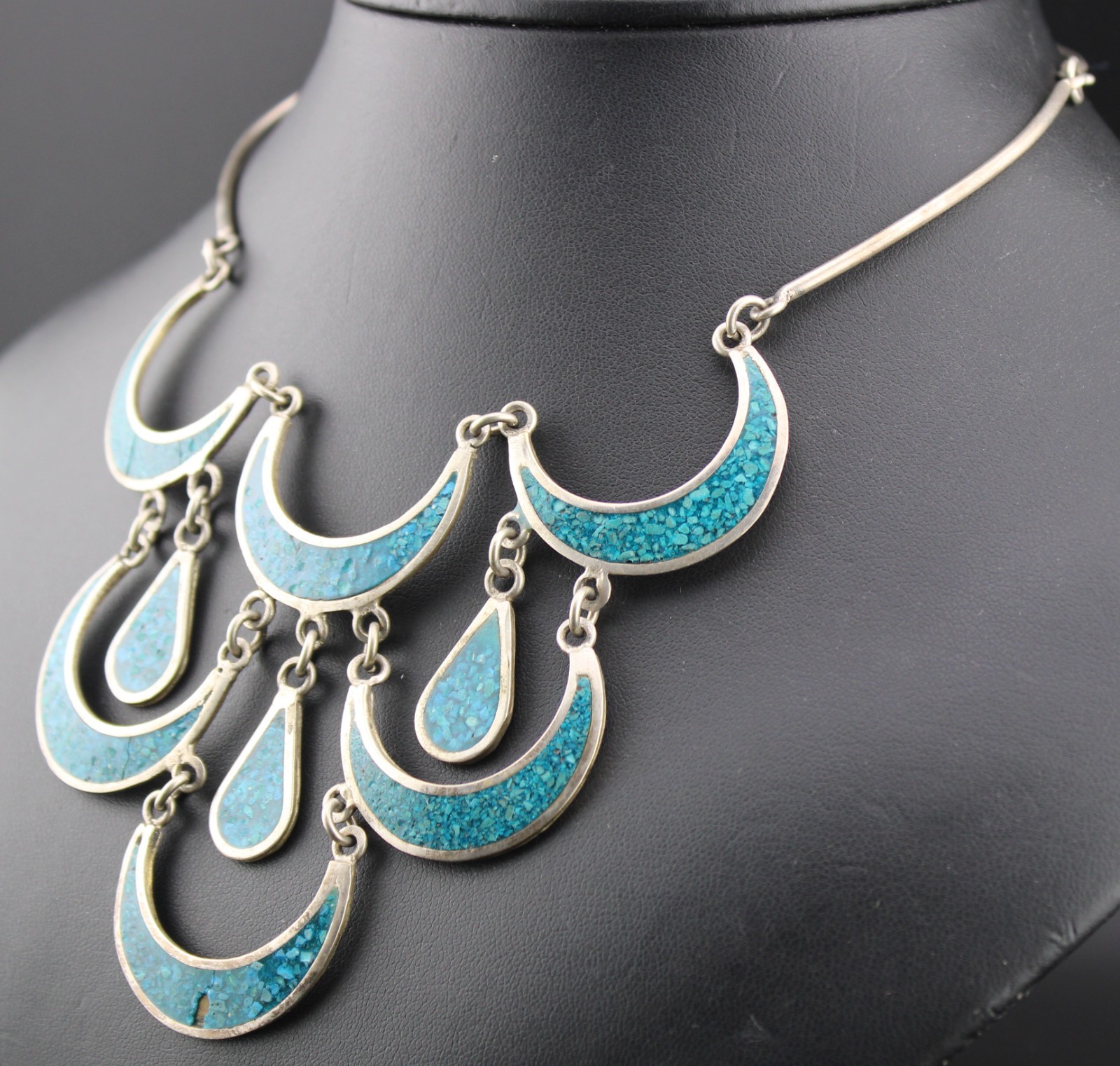 Vintage Turquoise Chip Inlay Mexico Nickel Silver Moon Chandelier 14″ Necklace