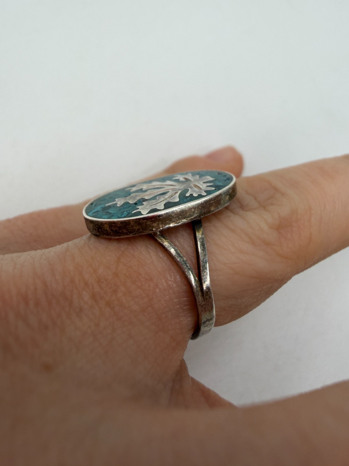 Sterling Silver Ring Vintage Mexico Taxco Turquoise Chip Plant Flat Top Size 6.5