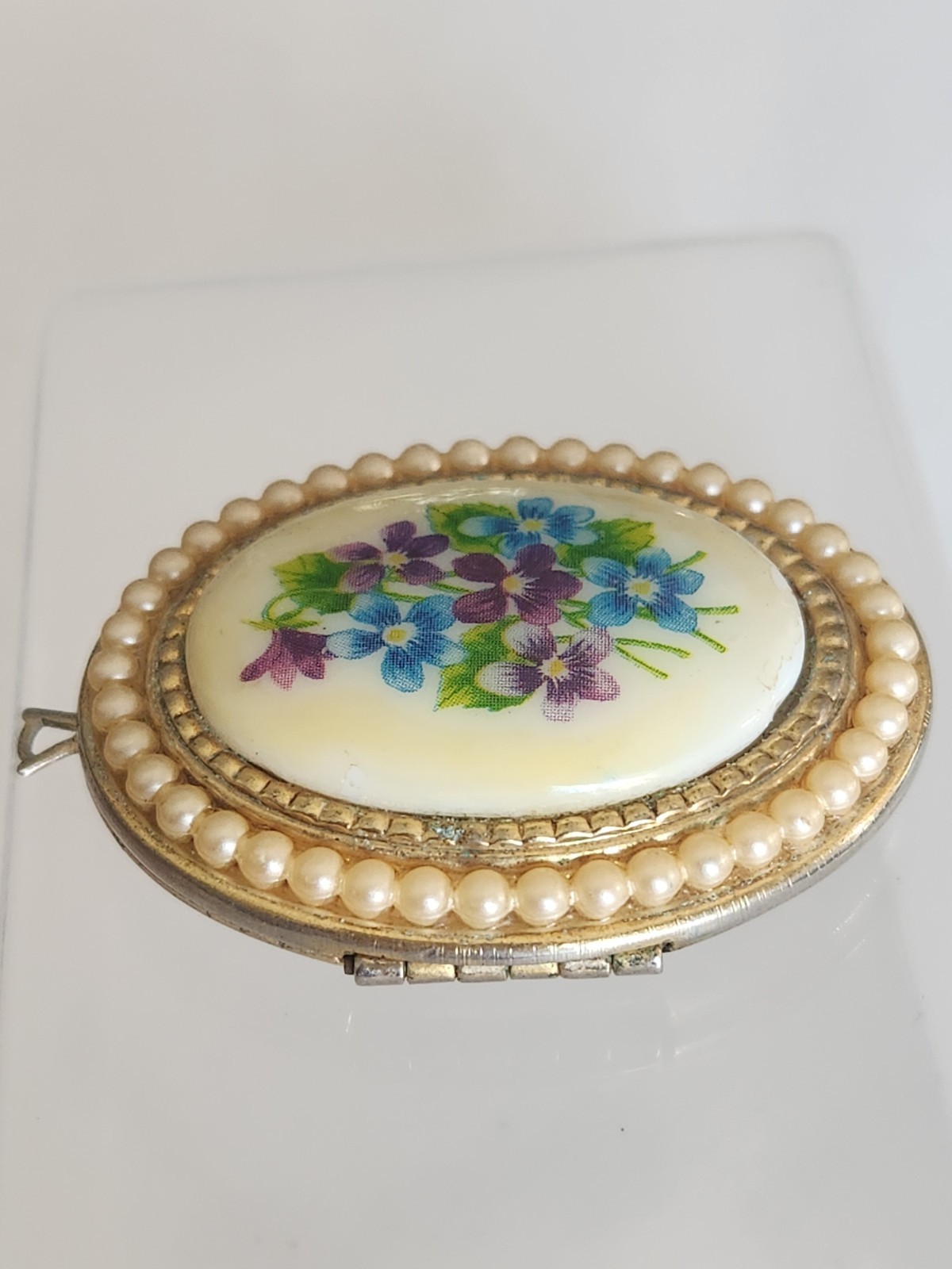 VINTAGE Avon Oval Blue,Purple Violet Flower And Faux Pearls Locket Pendant