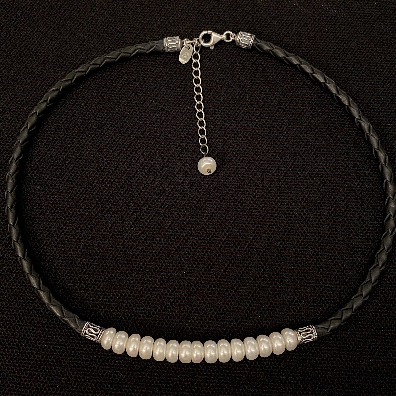 BEAUTIFUL ESTATE STERLING SILVER BUTTON PEARL LEATHER CORD NECKLACE 15”-17” LONG