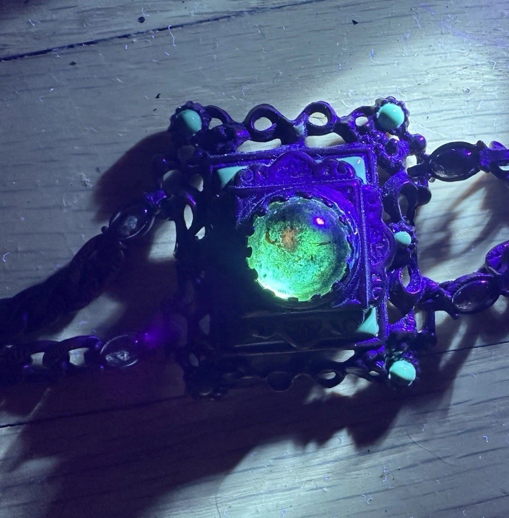 VTG Uranium Vaseline Glass Jewelry Bracelet Panel Cabachon Art Deco Style Czech