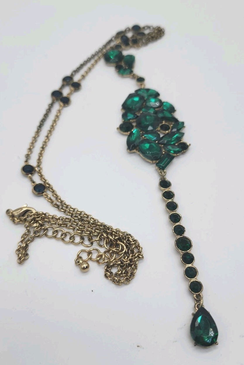 Vintage Emerald Green Rhinestone Crystal Y-drop Gold Tone Necklace 31″
