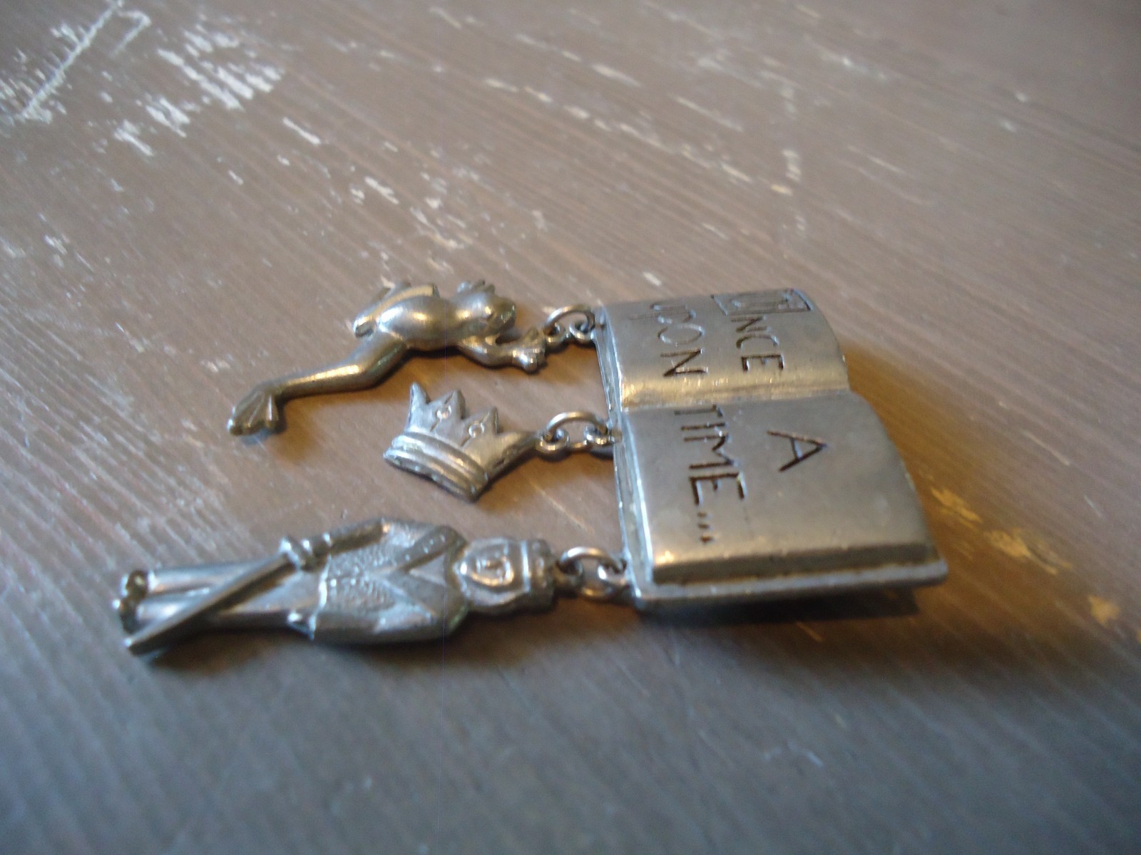 Storytelling Brooch Jim Clift Pewter Once Upon A Time Frog Prince Fairytale Pin/