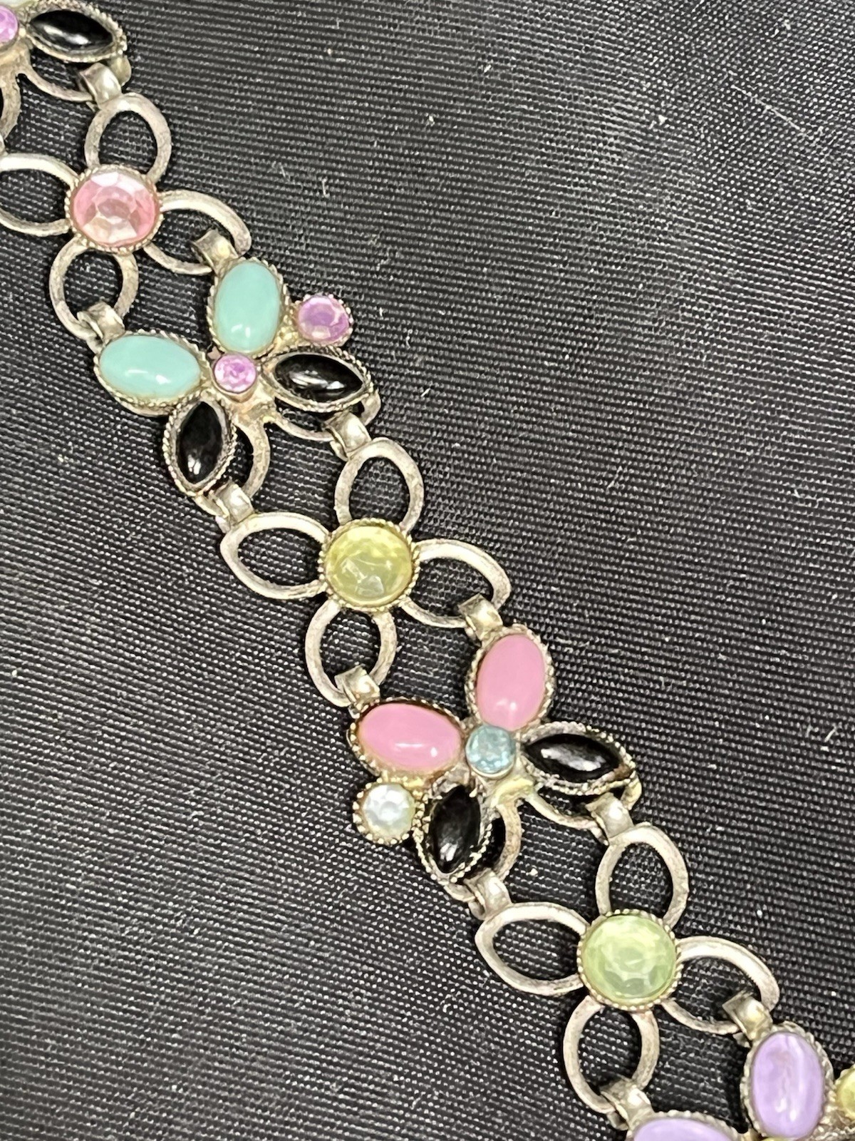 VINTAGE SILVER TONE BELLA LIA FAUX GEM FLOWER BRACELET 7.25”