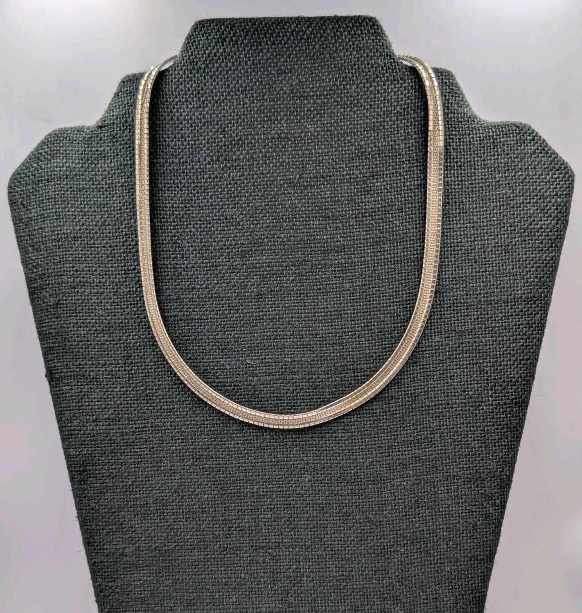 By M Vtg Sterling Silver 6mm Flat Omega Italian Chain 925 17.5″ Necklace – 26.4g