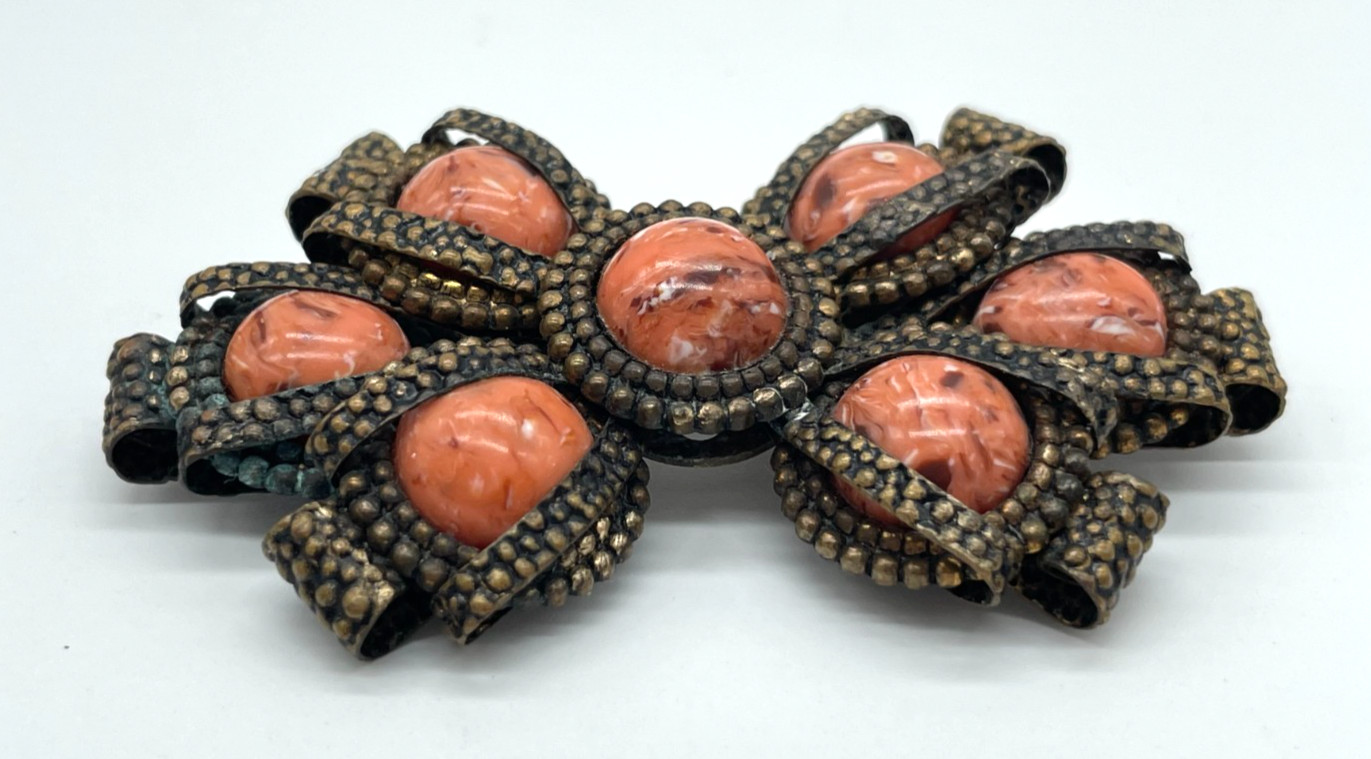 VTG Art Deco Textured Brass Ribbon Faux Coral Cabochon Brooch 2.5″