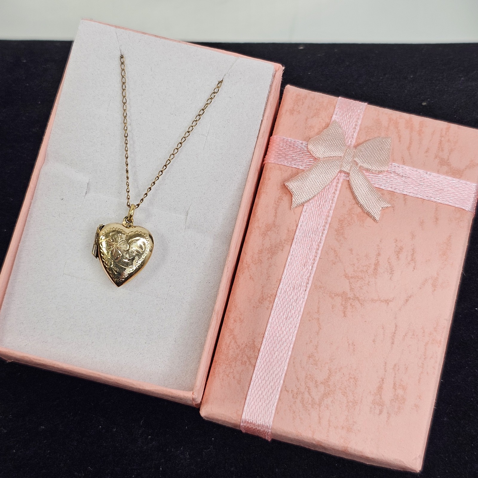 Vintage Gold Filled Heart Locket Etched Floral Pendant 16” Gold Plated Necklace