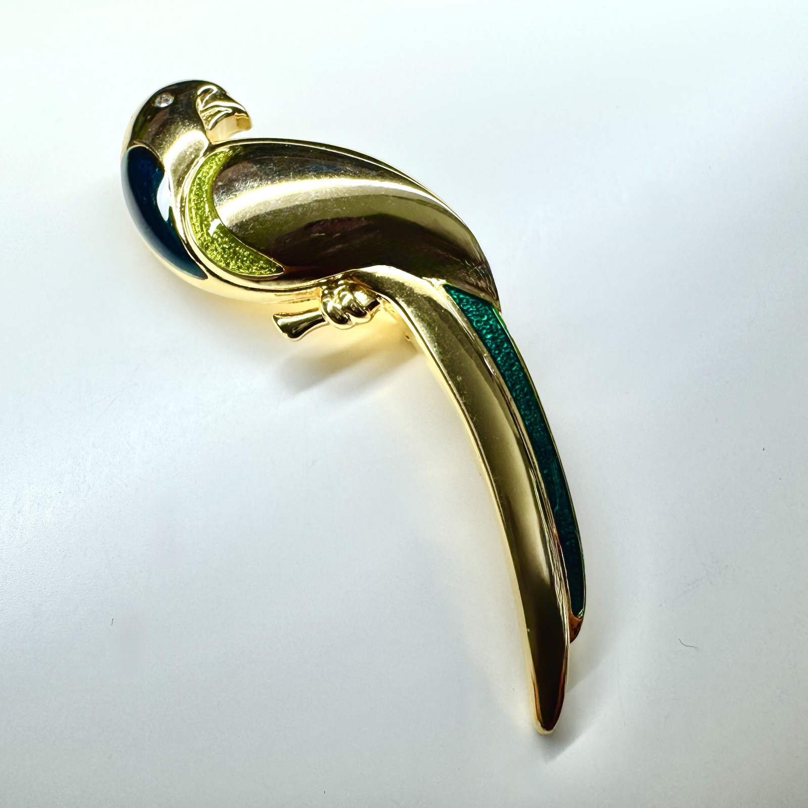 Vtg LIZ CLAIBORNE LC – PARROT Brooch – Colorful Enamel – Polished Gold plate