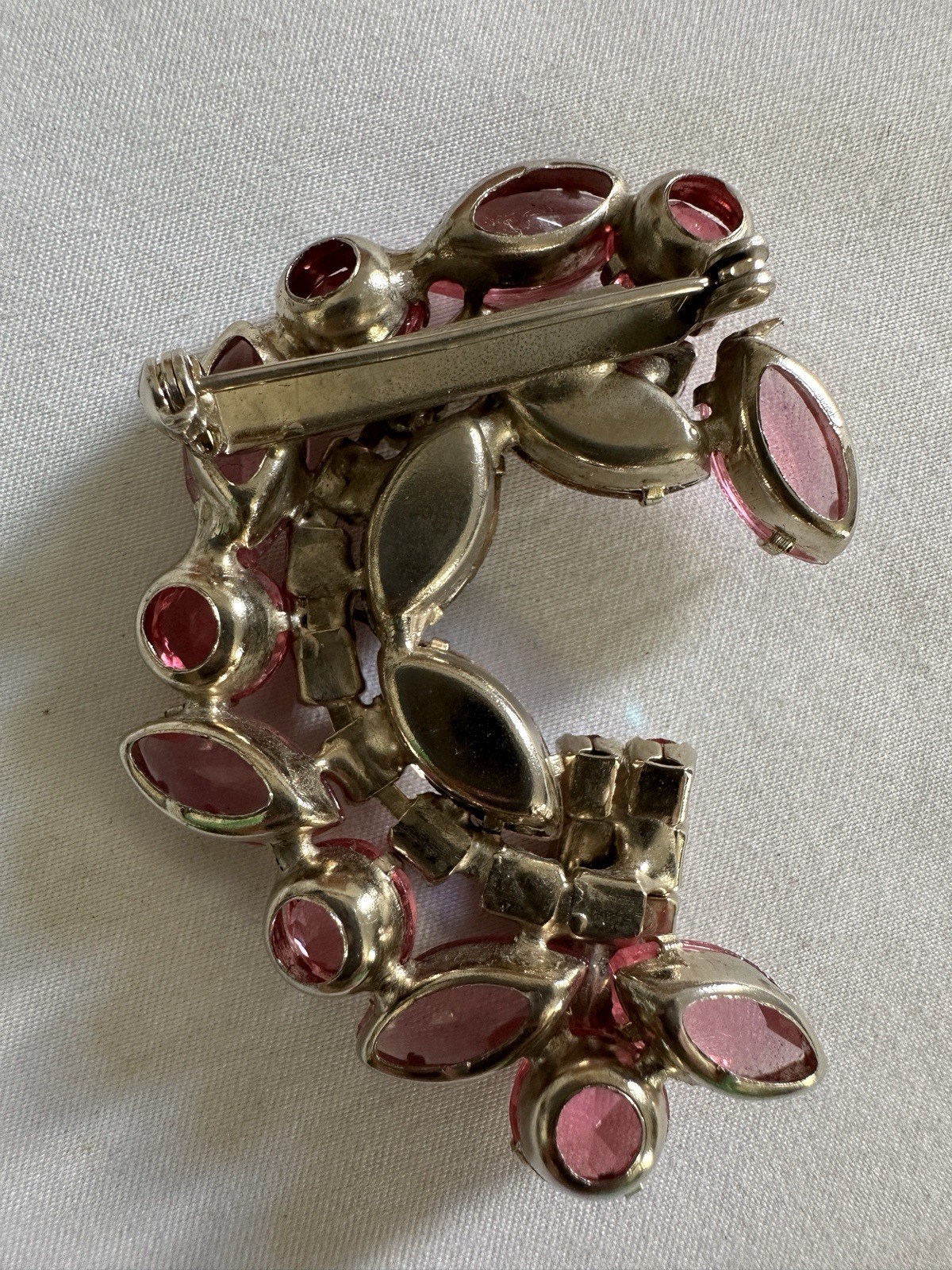 vintage DeLizza & Elster (Juliana) pink and aurora borealis rhinestone brooch