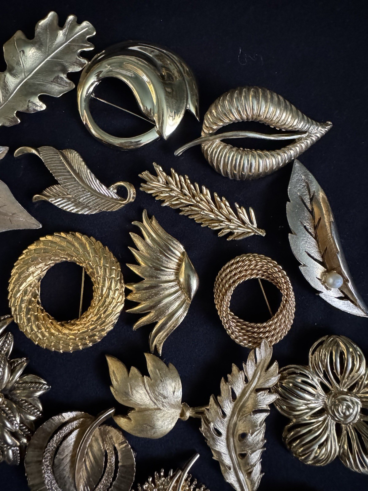 33 Gold Tone Brooches Monet Crown Trifari Sarah Coventry Coro