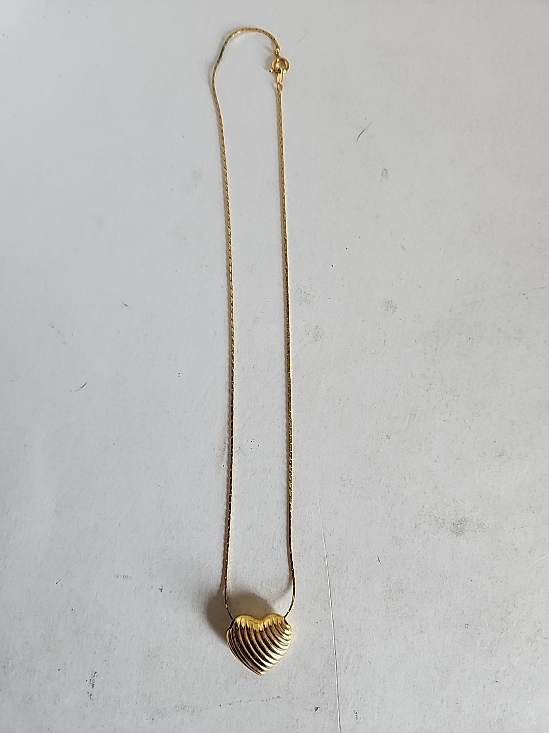 Vintage Gold Tone Lined Puff Heart on 16 Inch Cobra Chain Necklace