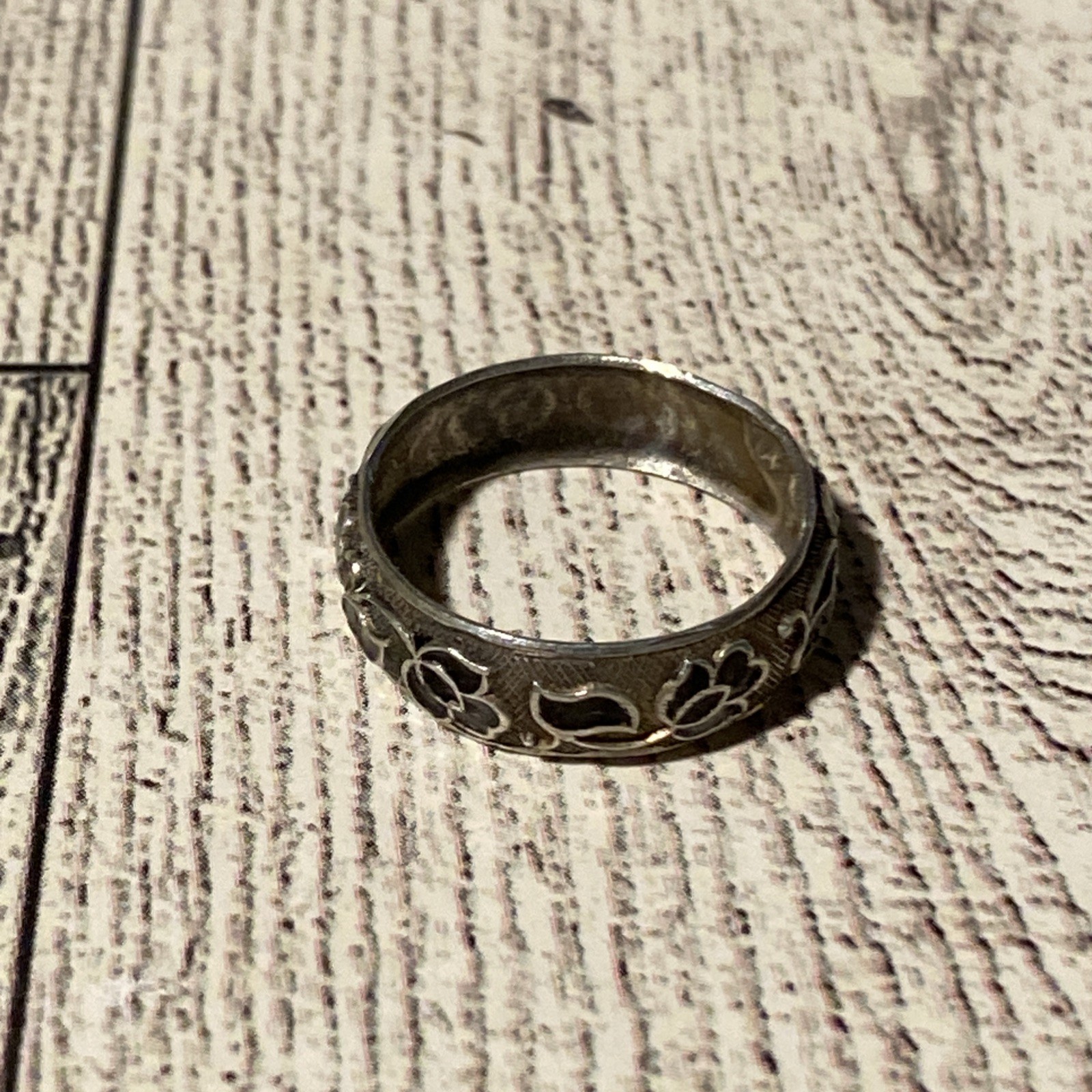 Vintage Art Nouveau Sterling Floral Scroll Leaf Textured Enamel Band Ring Size 6