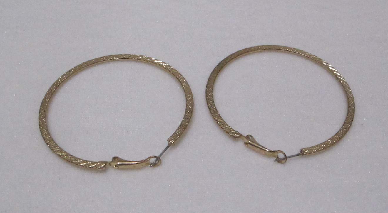 Vintage 2-3/8” Textured Gold Tone Hoop Earrings Lever Back Pierced
