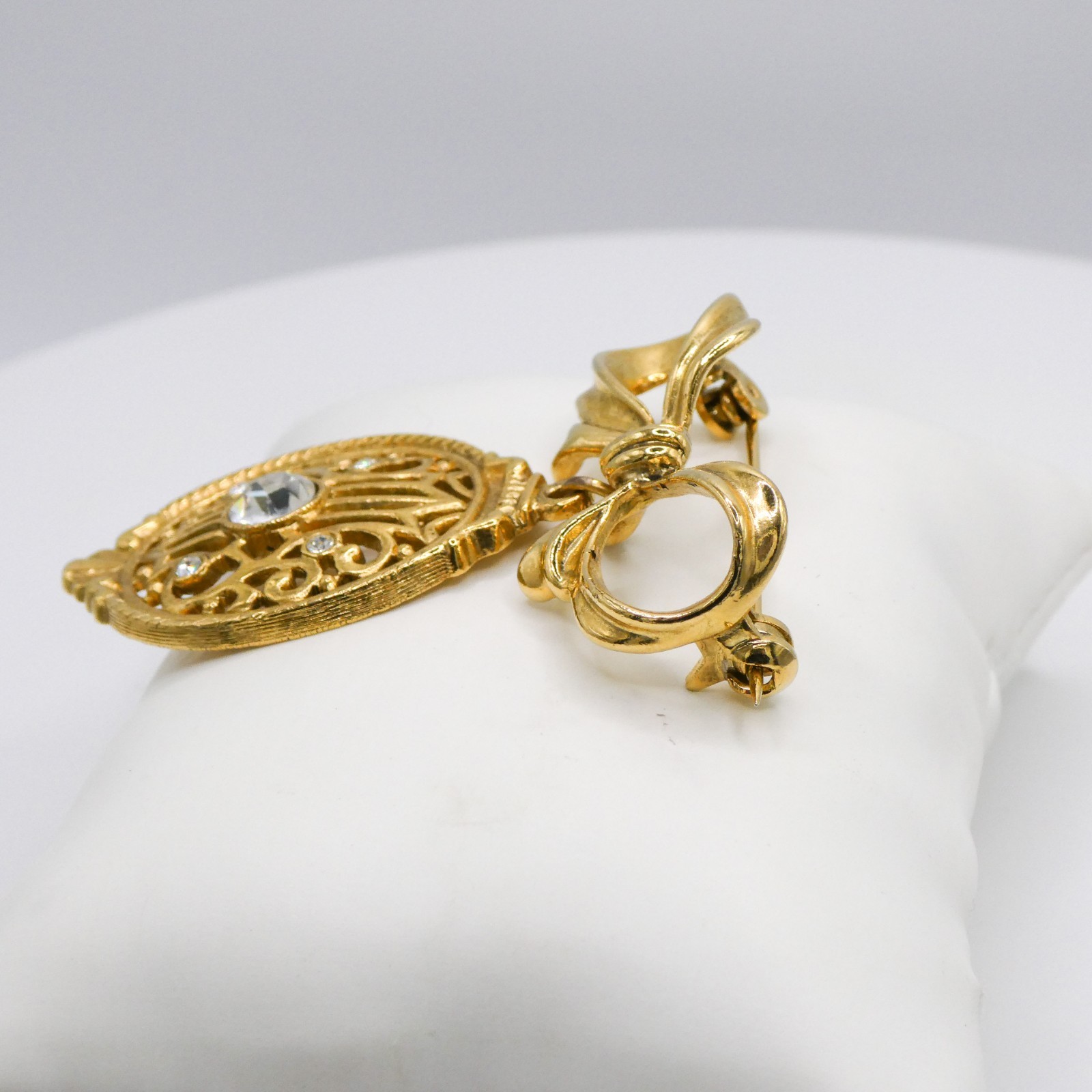 Vintage 1928 Rhinestone Goldtone Ribbon Bow Dangle Brooch Pin Large Women’s 2.2″