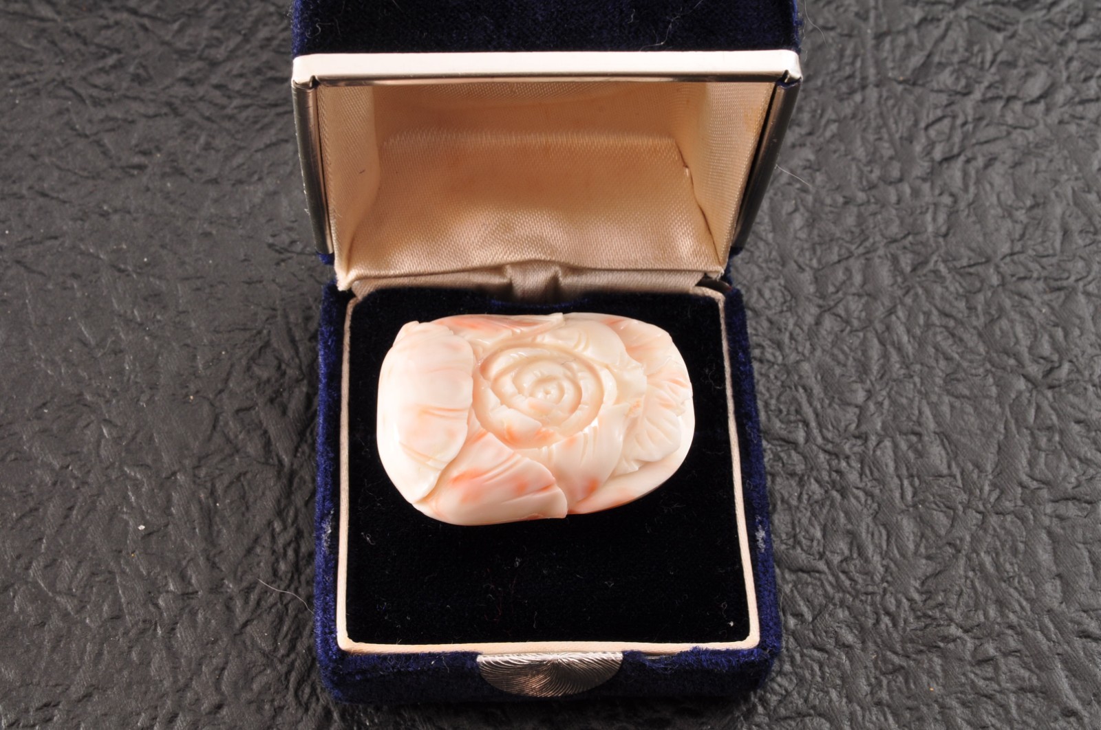 Angel skin coral OBIDOME “Peony” Certificate, (39mm (1.53in) total 135.5ct) box.